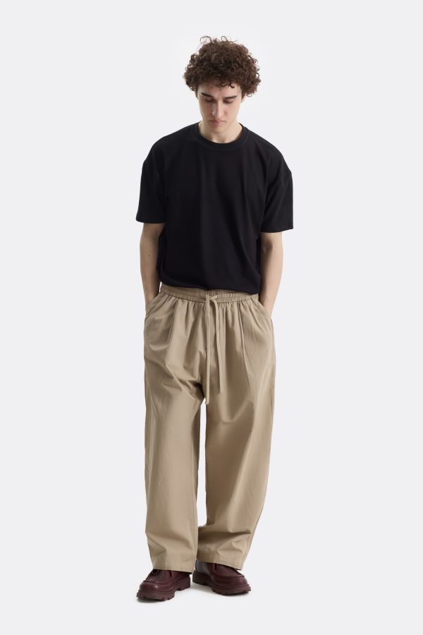 Брюки relaxed silhouette бежевый
