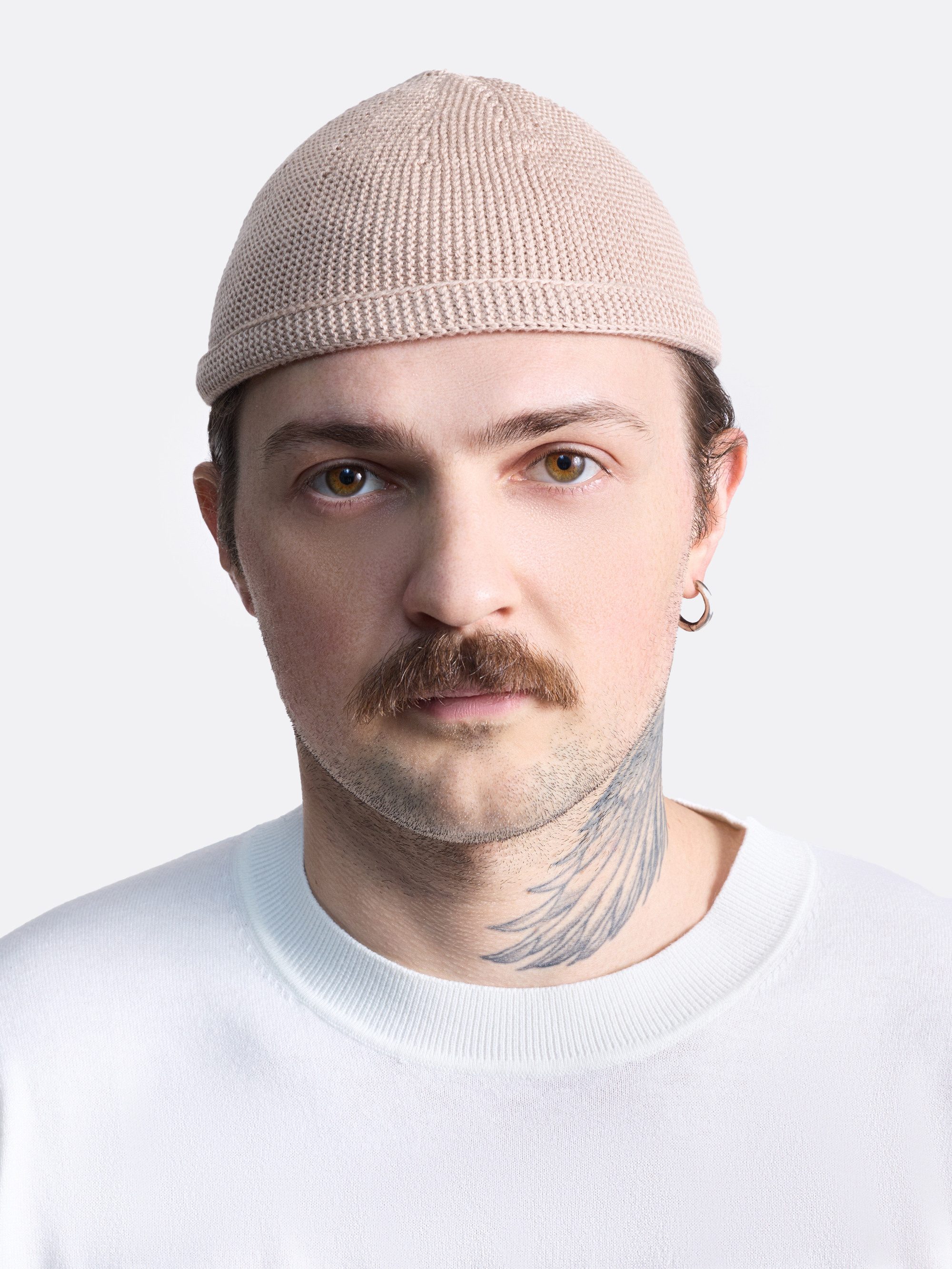 ​Шапка-бини