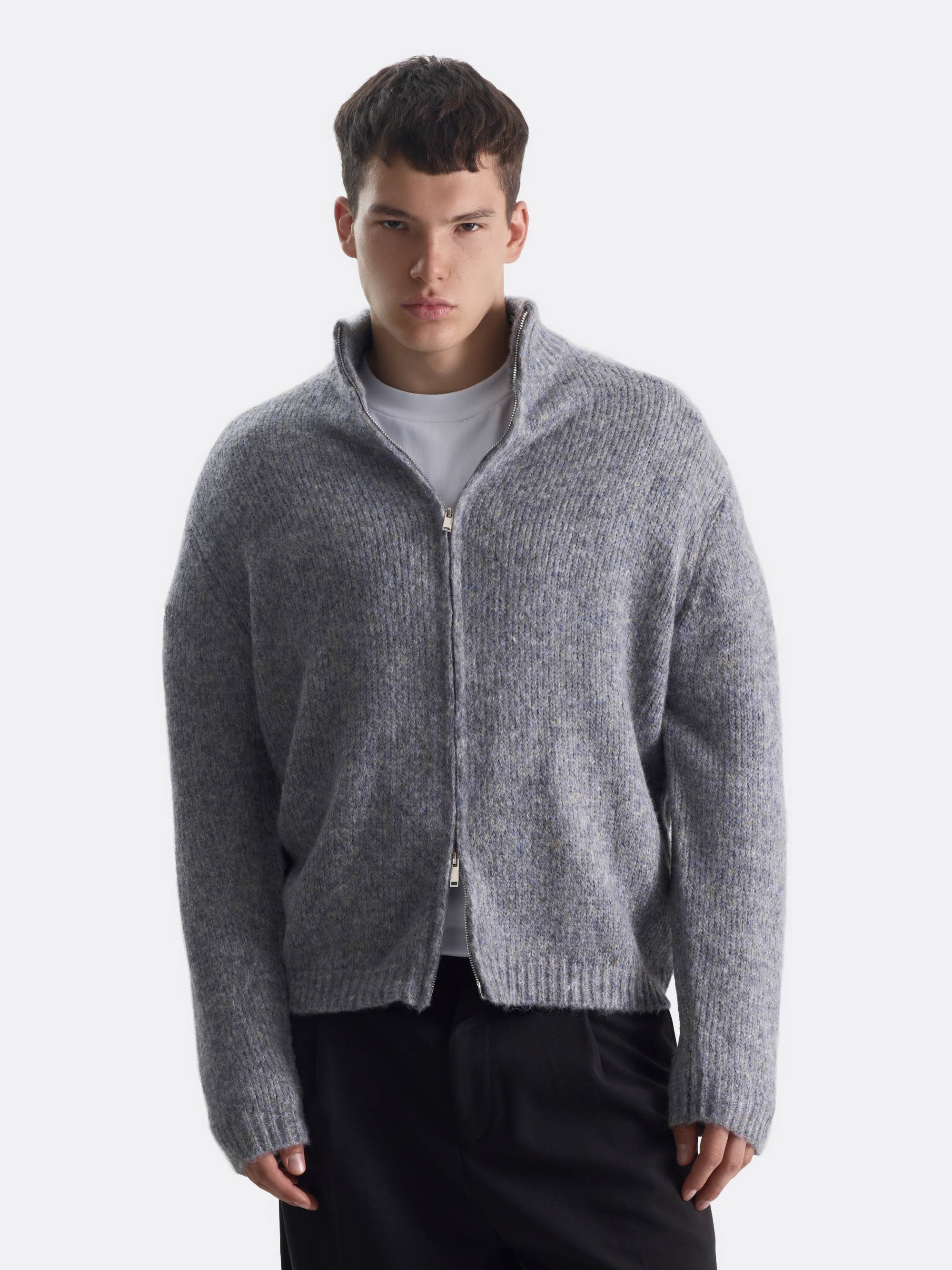 ​Свитер на молнии