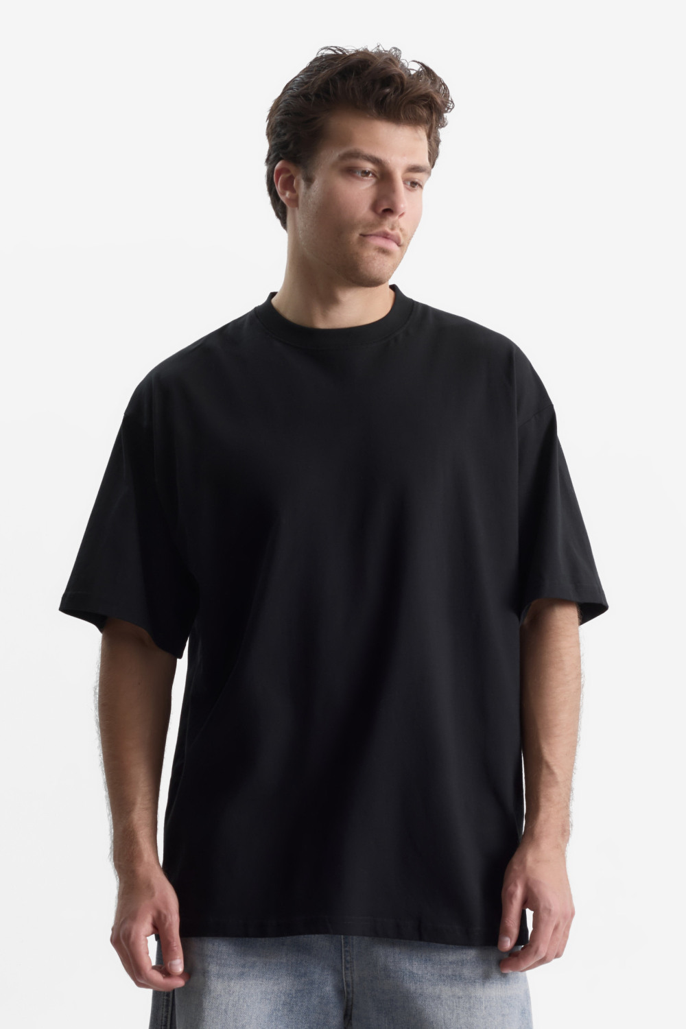 ​Футболка черная базовая