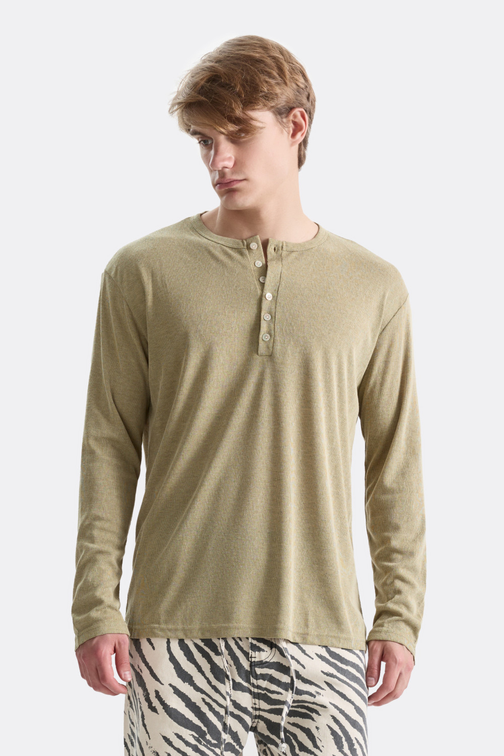 ​Лонгслив Henley