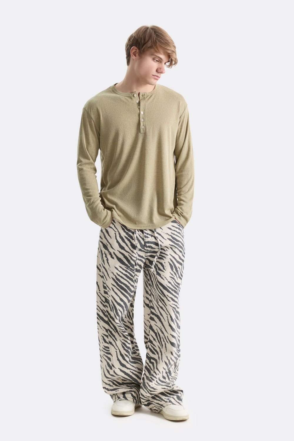 ​Лонгслив Henley