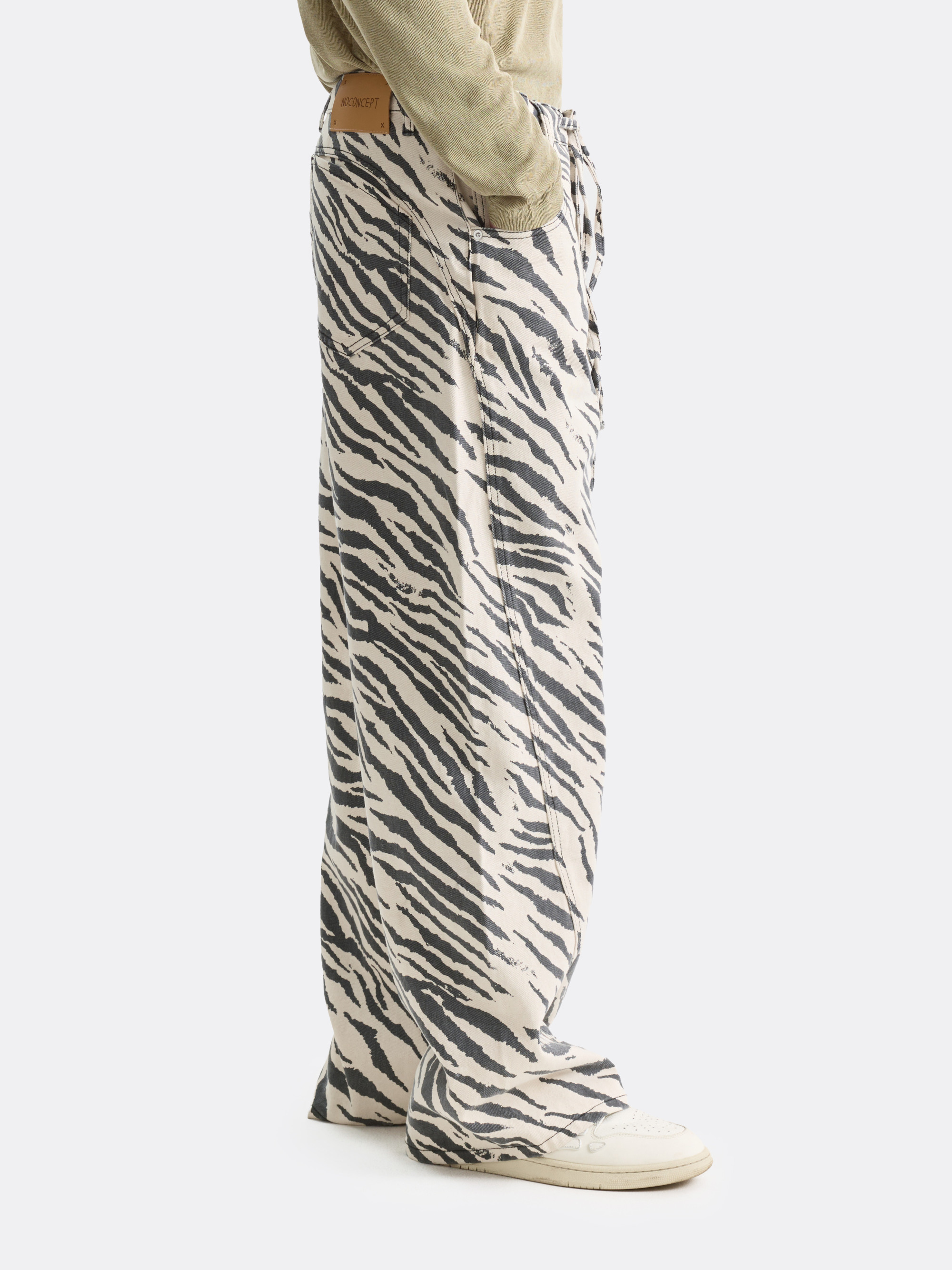 ​Джинсы Zebra