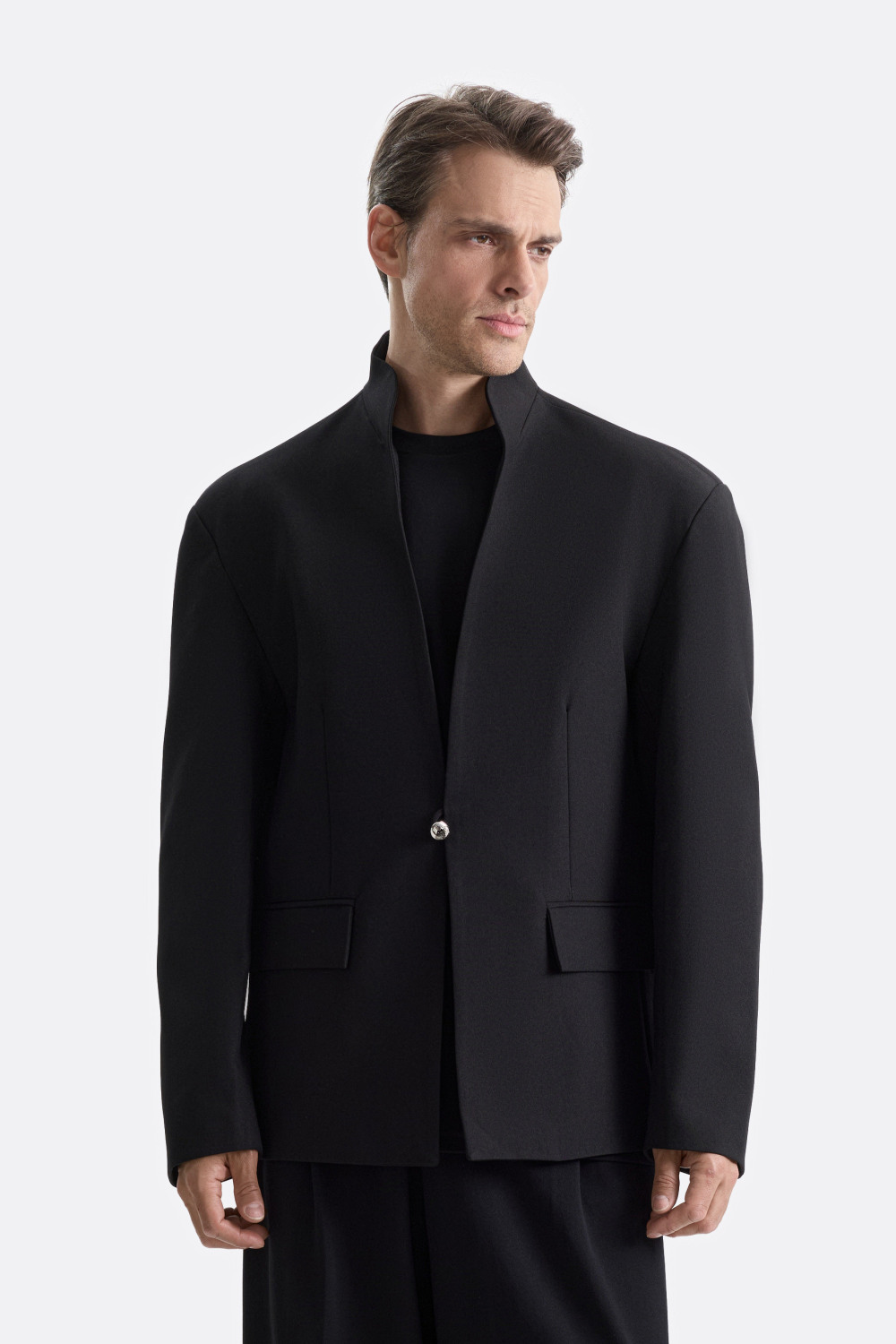 Пиджак с воротником стойкой