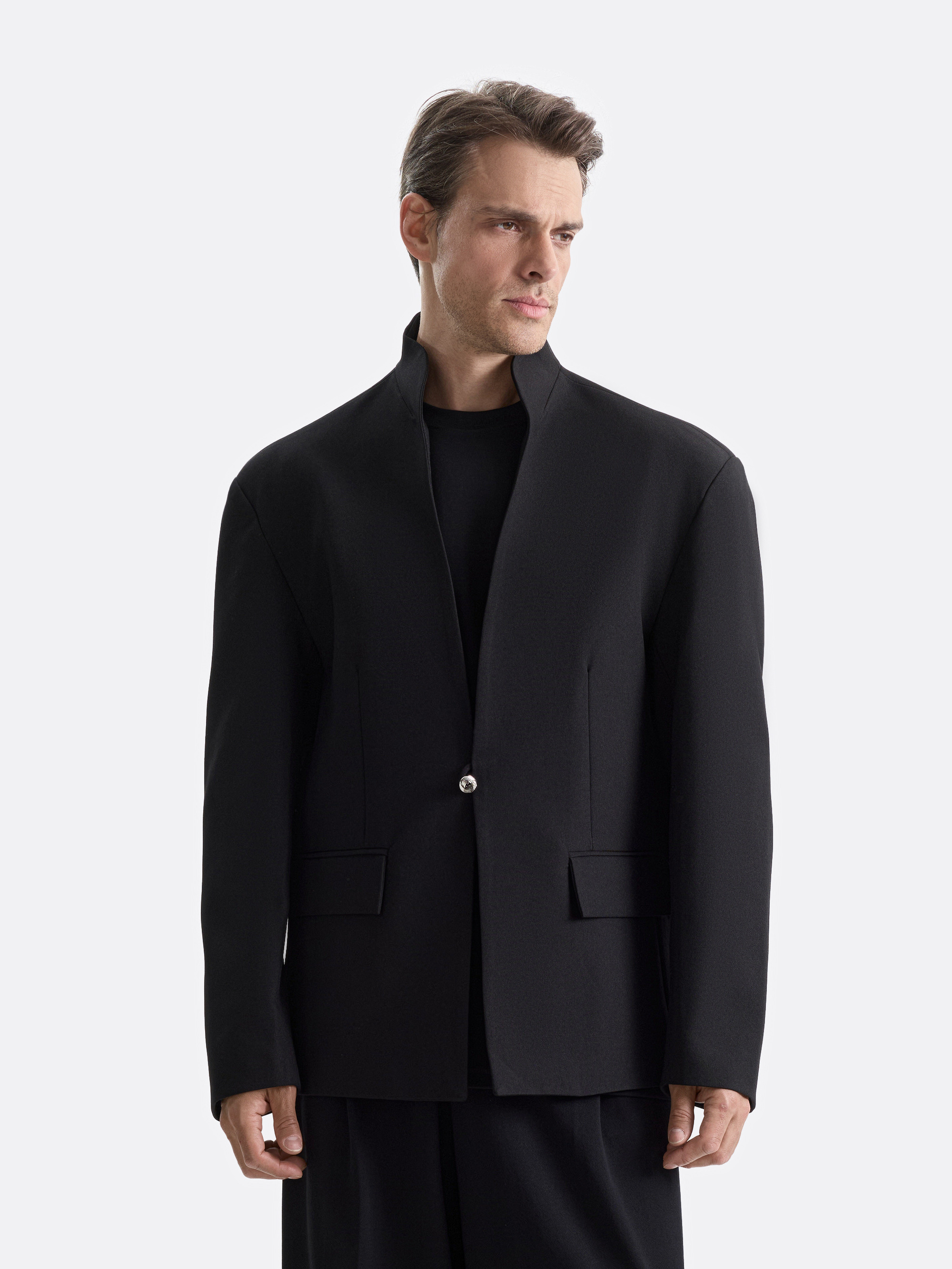 Пиджак с воротником стойкой