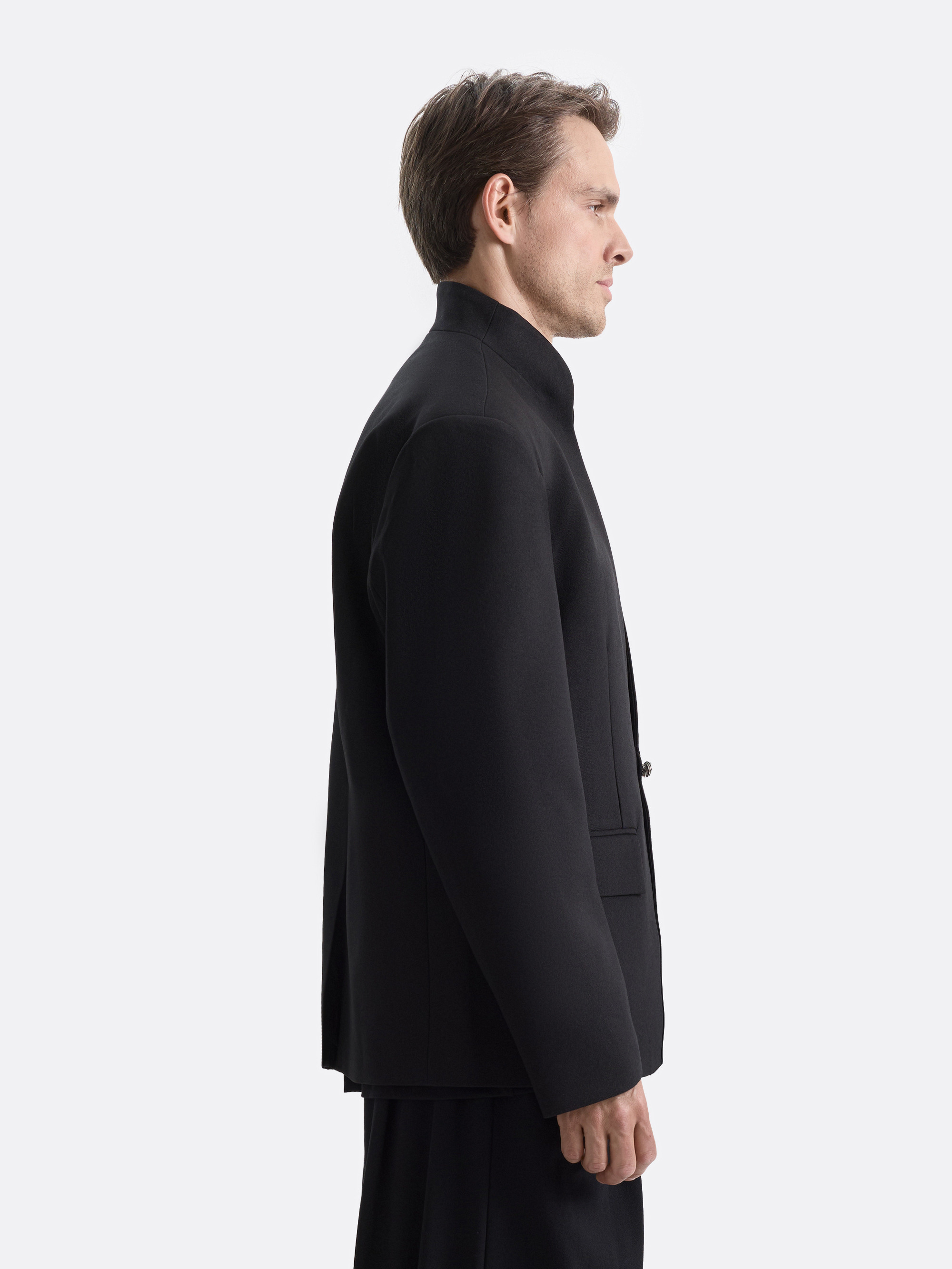 Пиджак с воротником стойкой