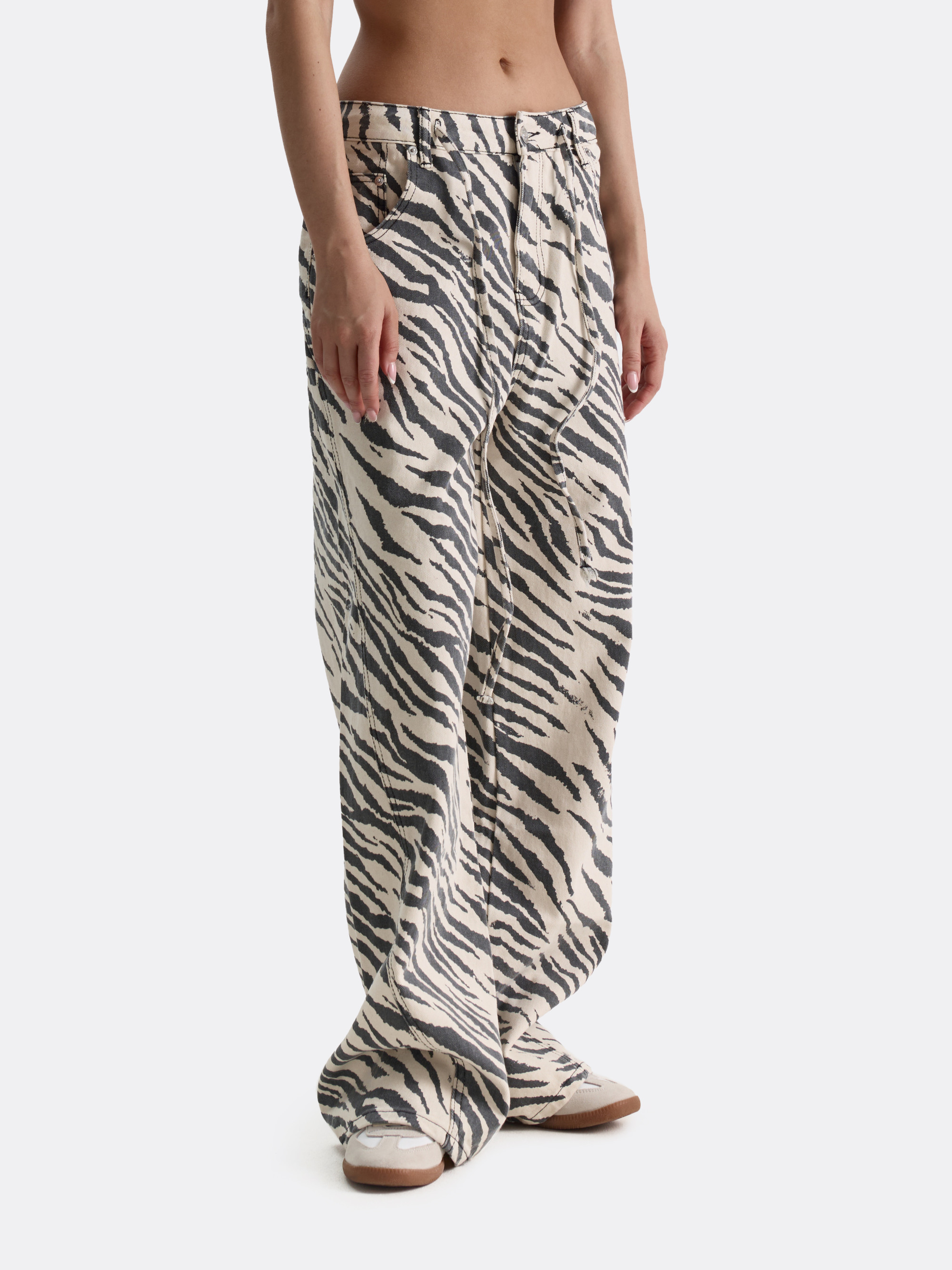 ​Джинсы Zebra