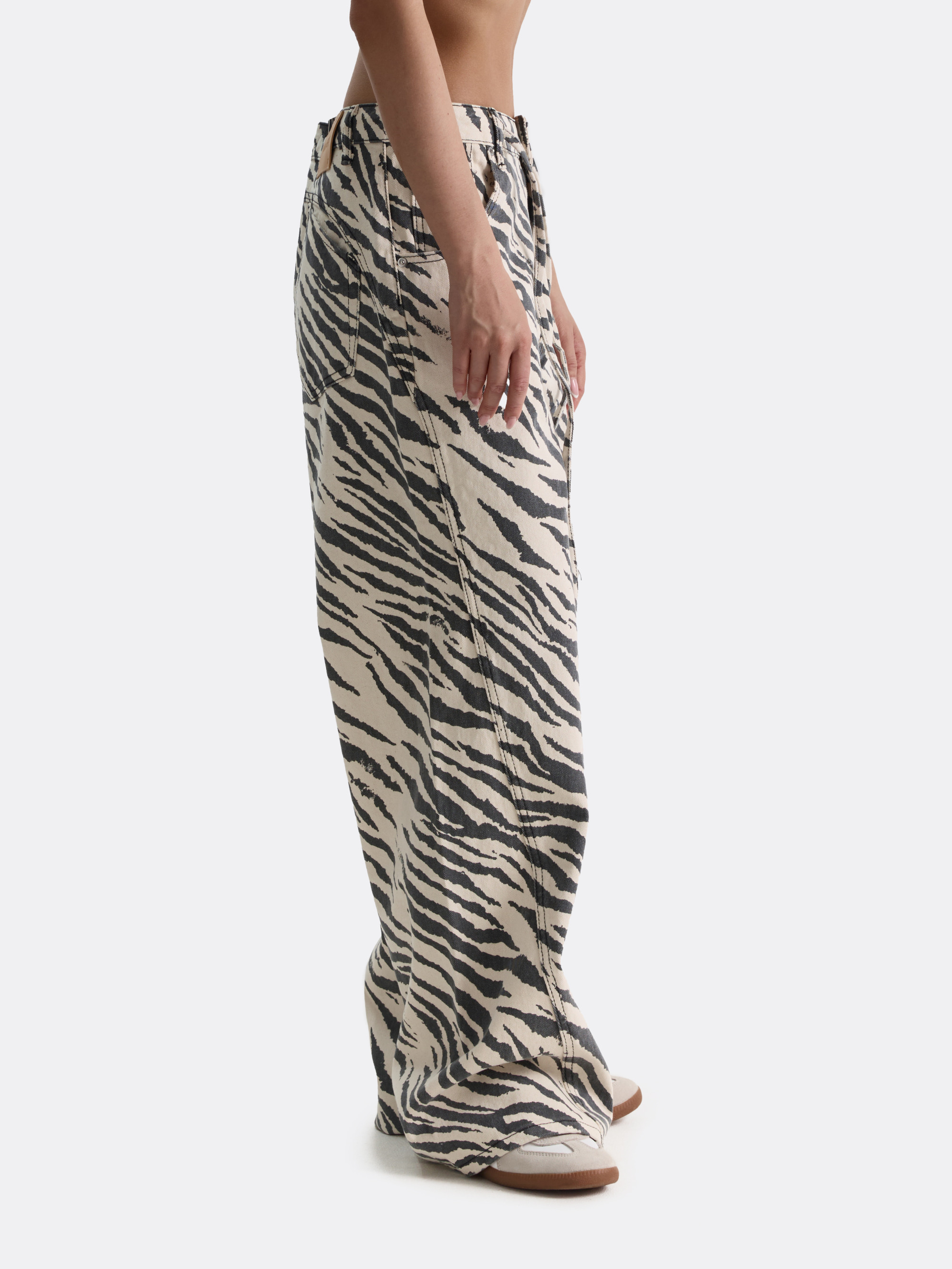 ​Джинсы Zebra