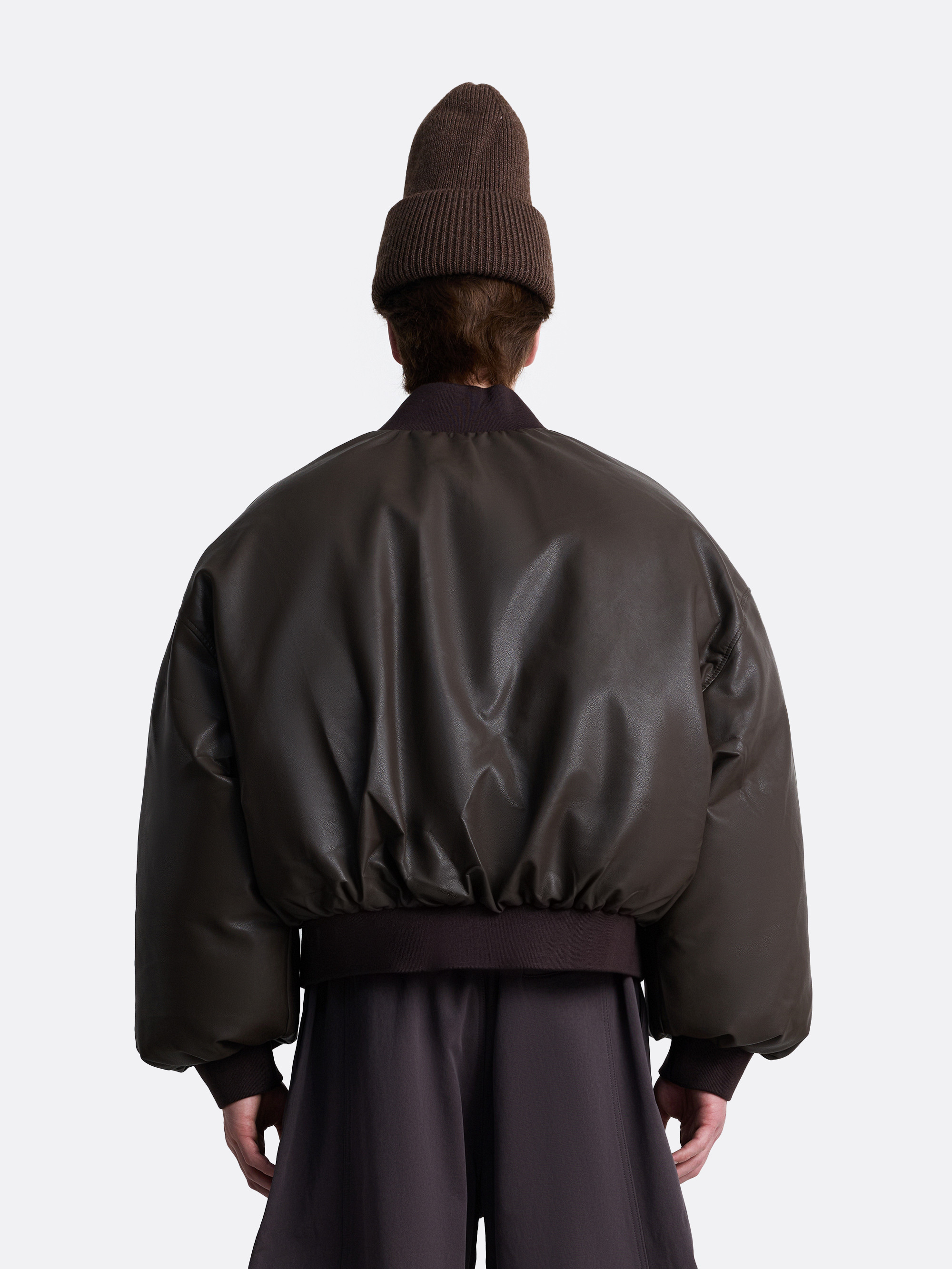 ​Объемный бомбер amount