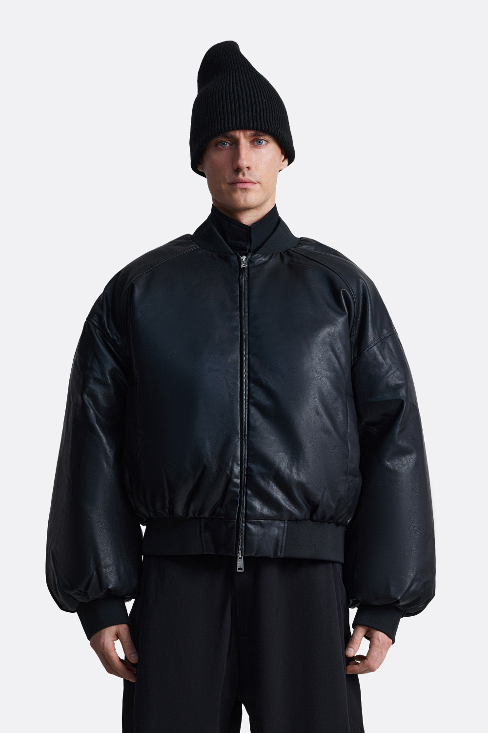 ​Объемный бомбер amount