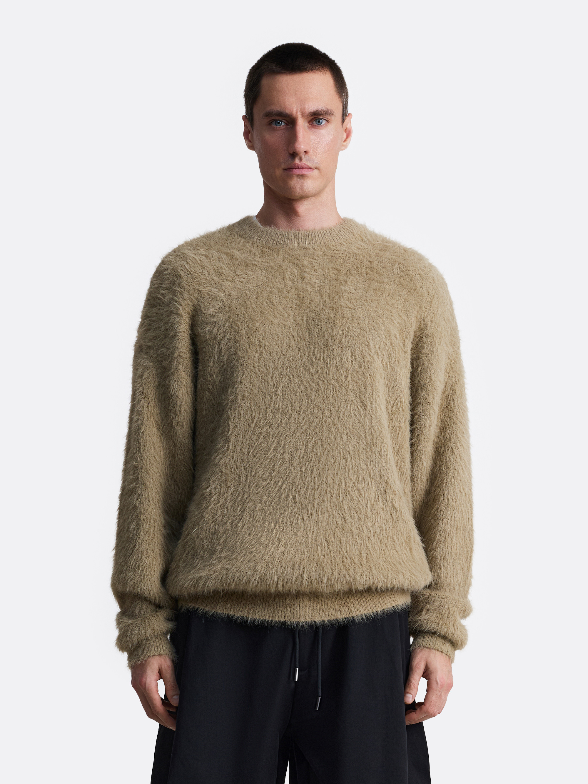 ​Пушистый свитер