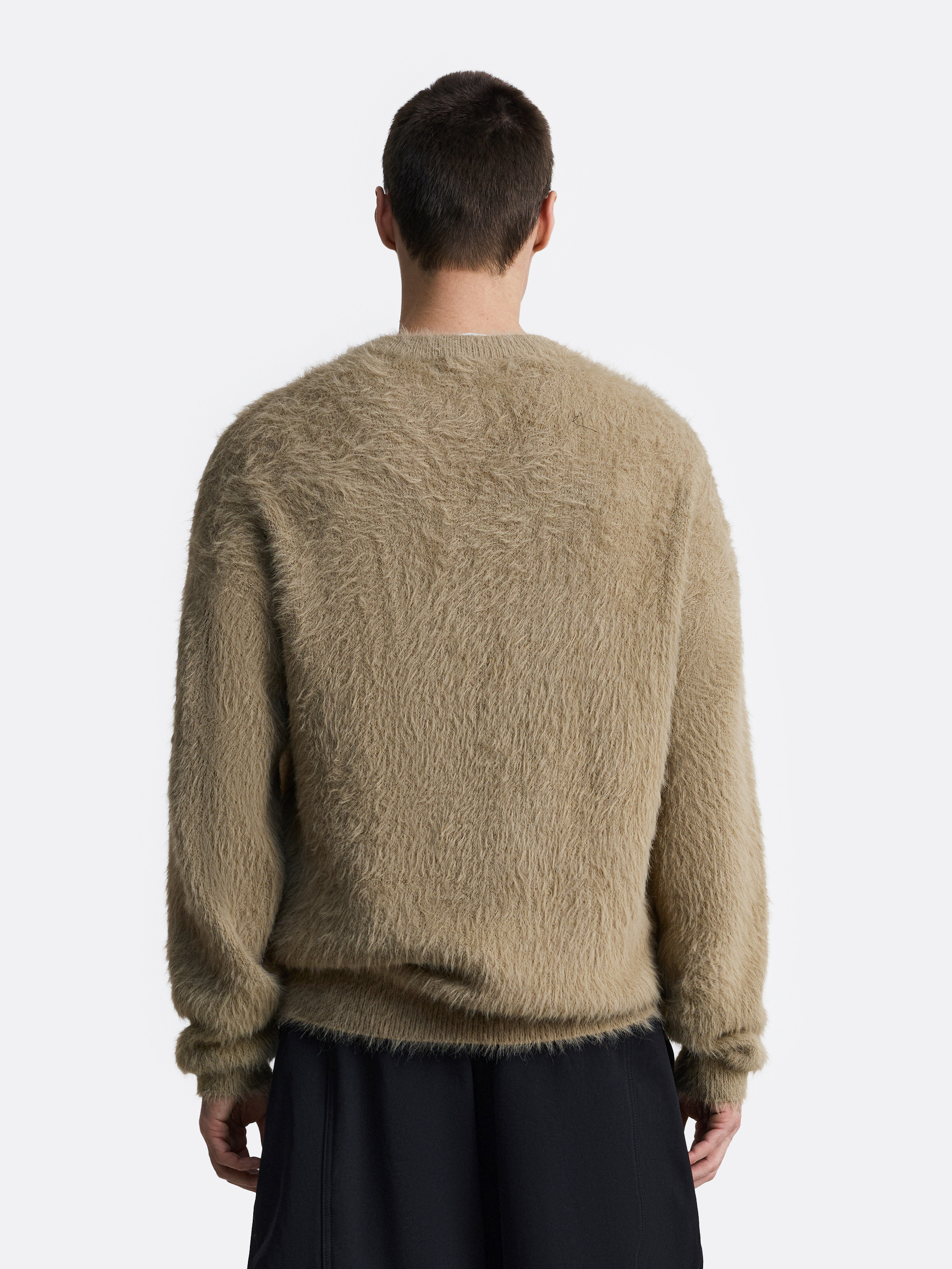 ​Пушистый свитер