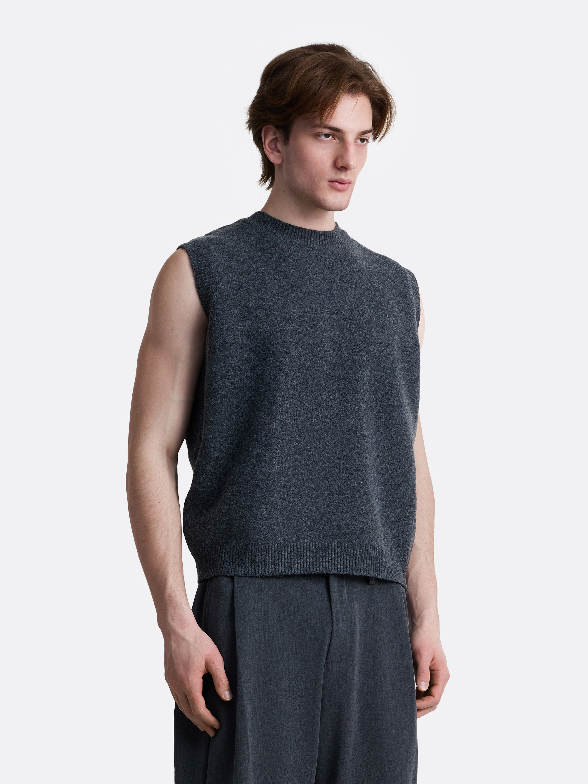 ​Вязаный жилет