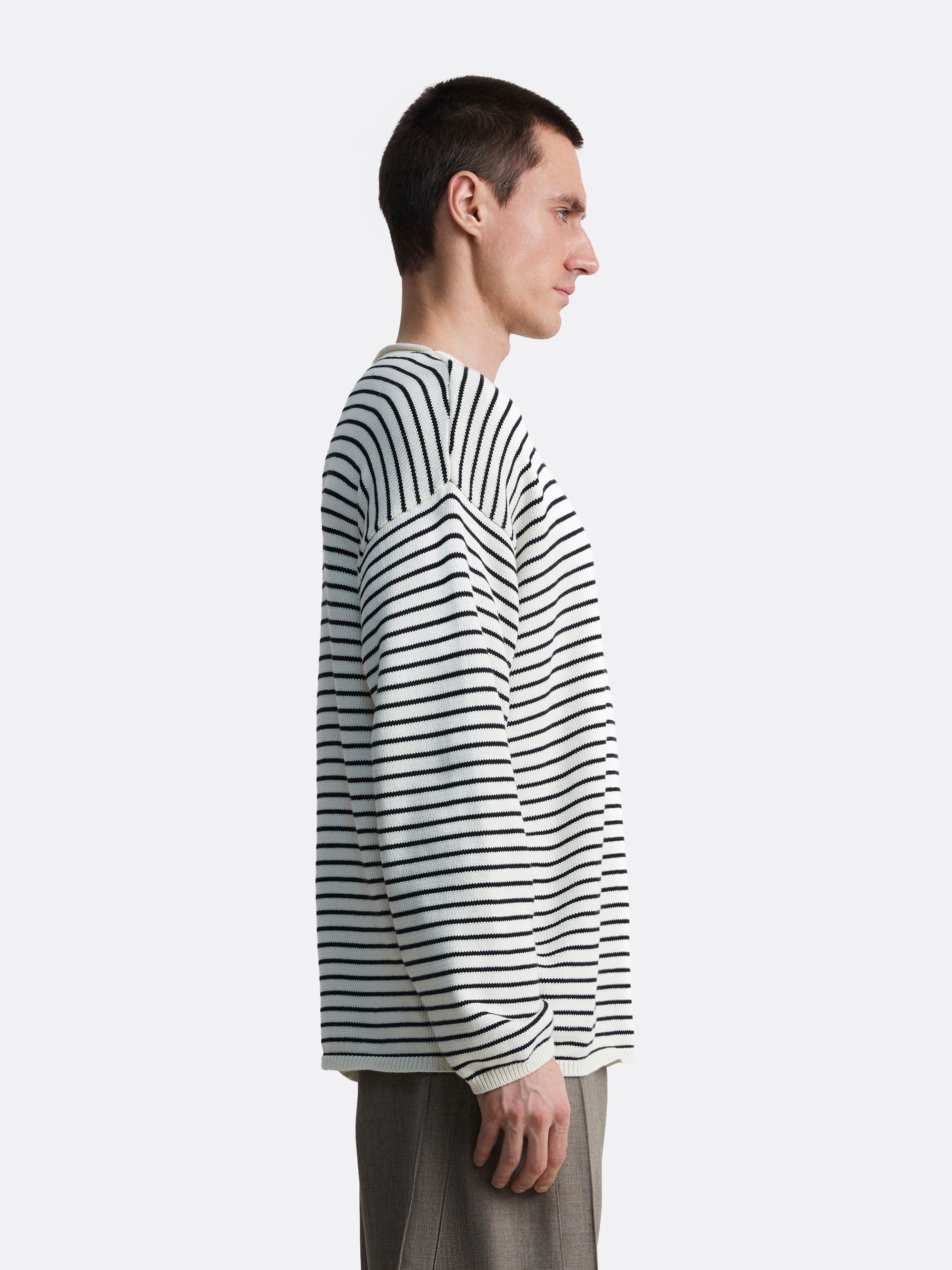 ​Полосатый пуловер