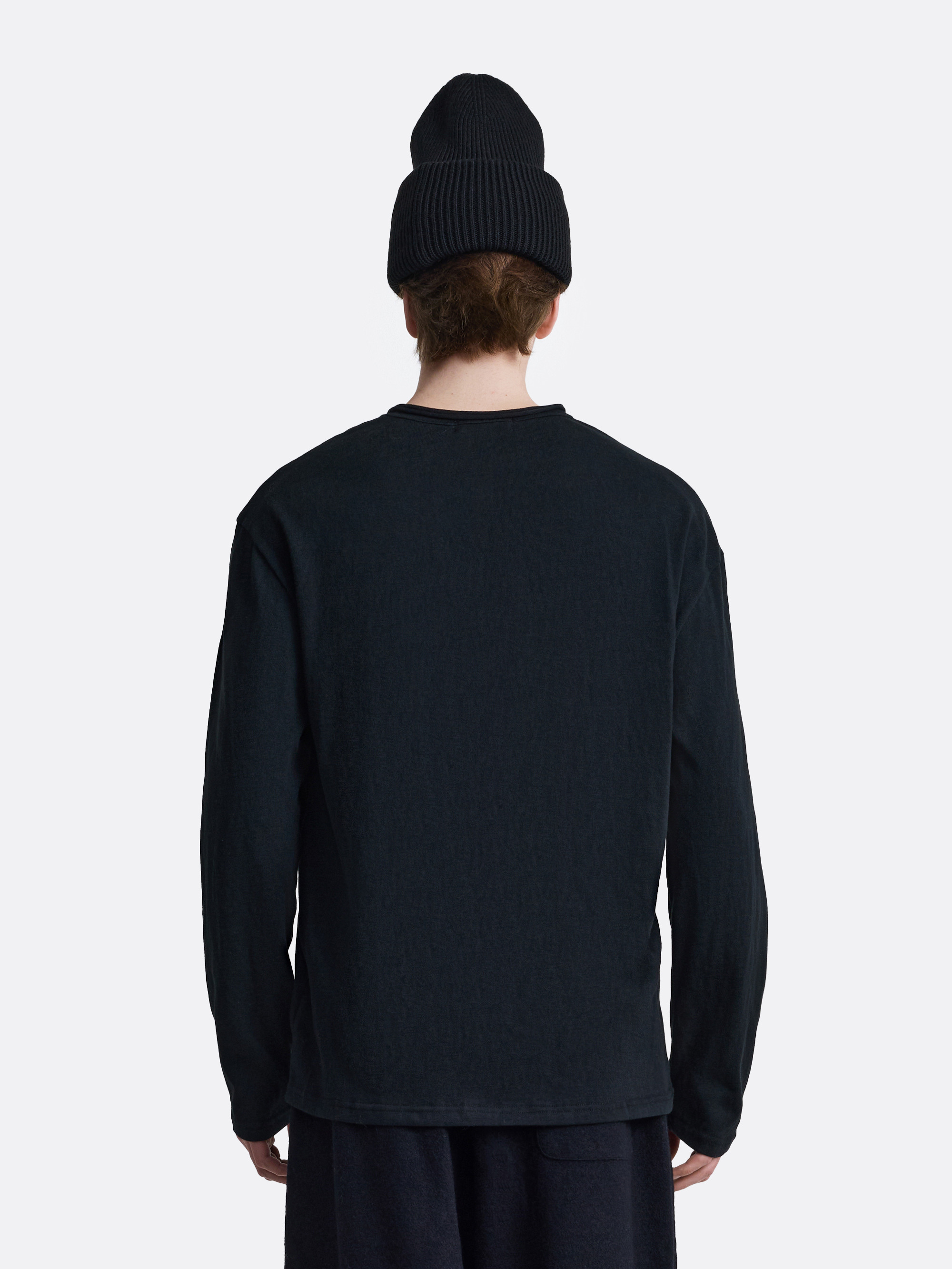 ​Лонгслив с вырезом