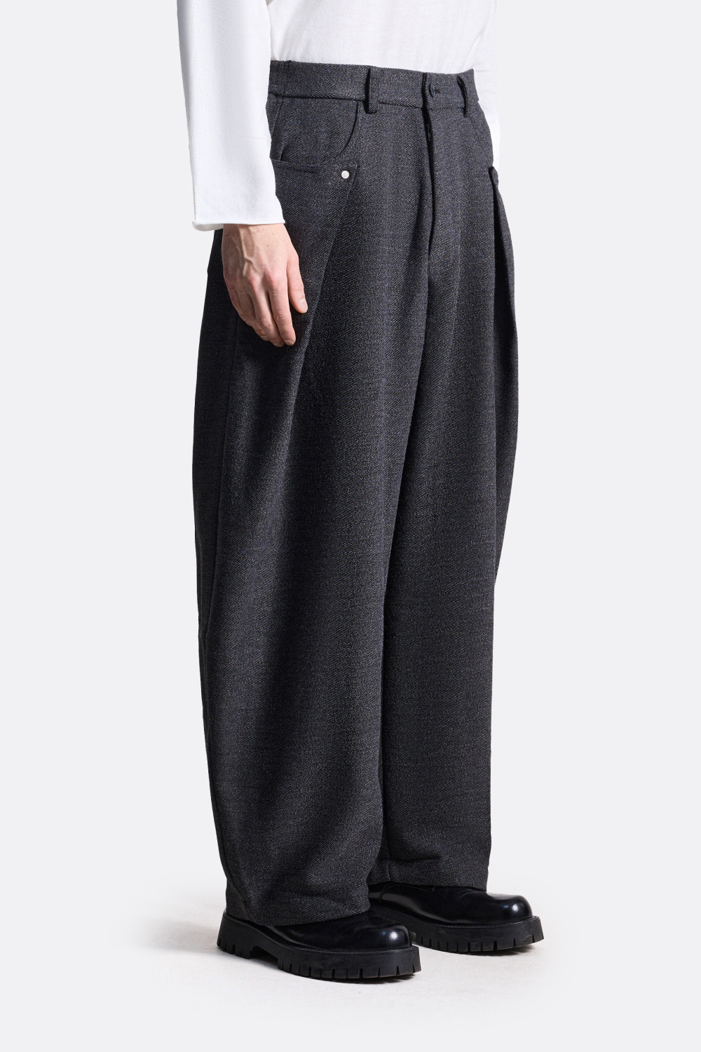 ​Брюки с защипами