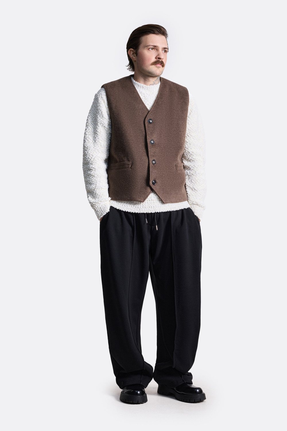 Жилет на пуговицах