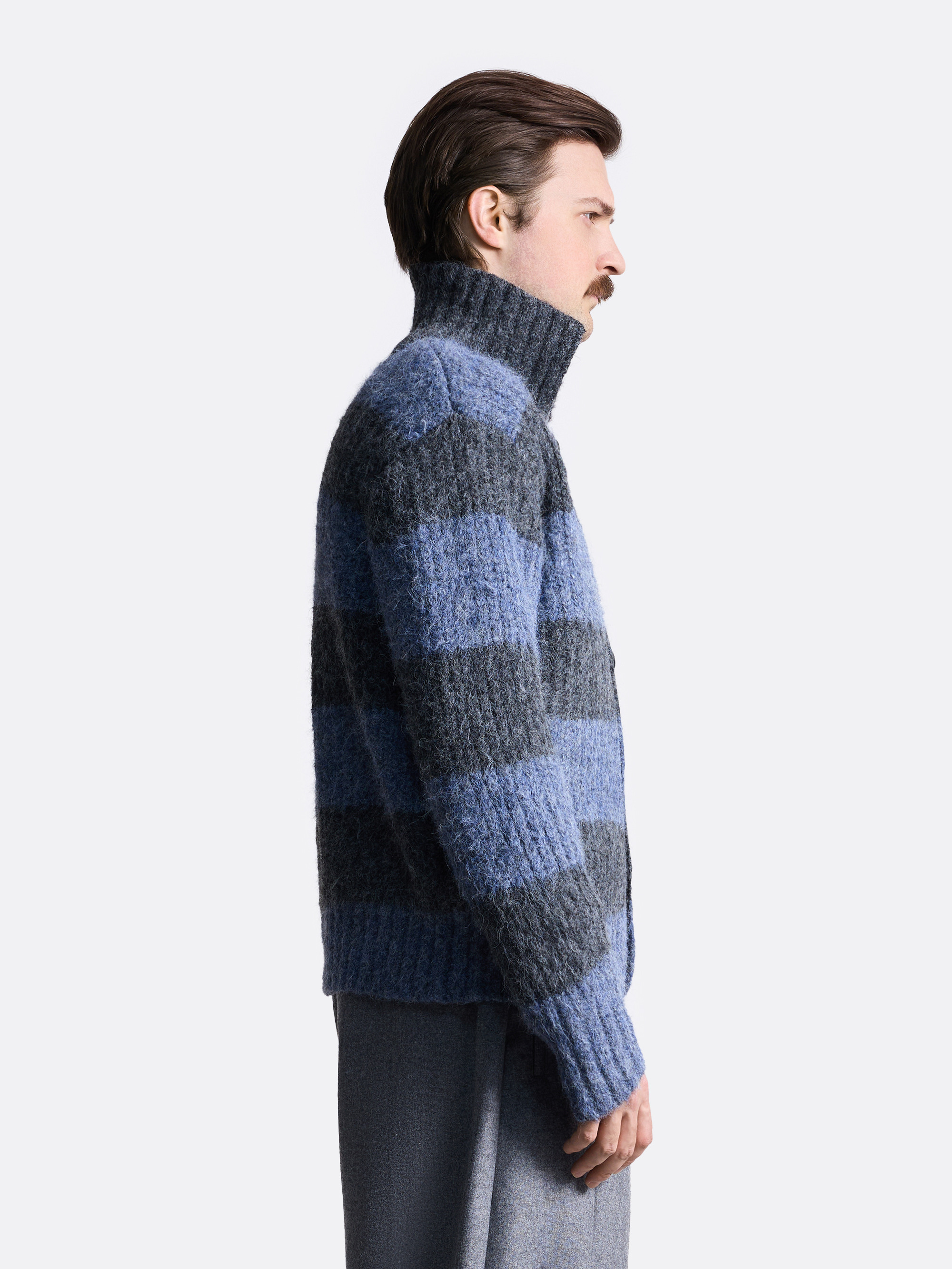 ​Кардиган в полоску