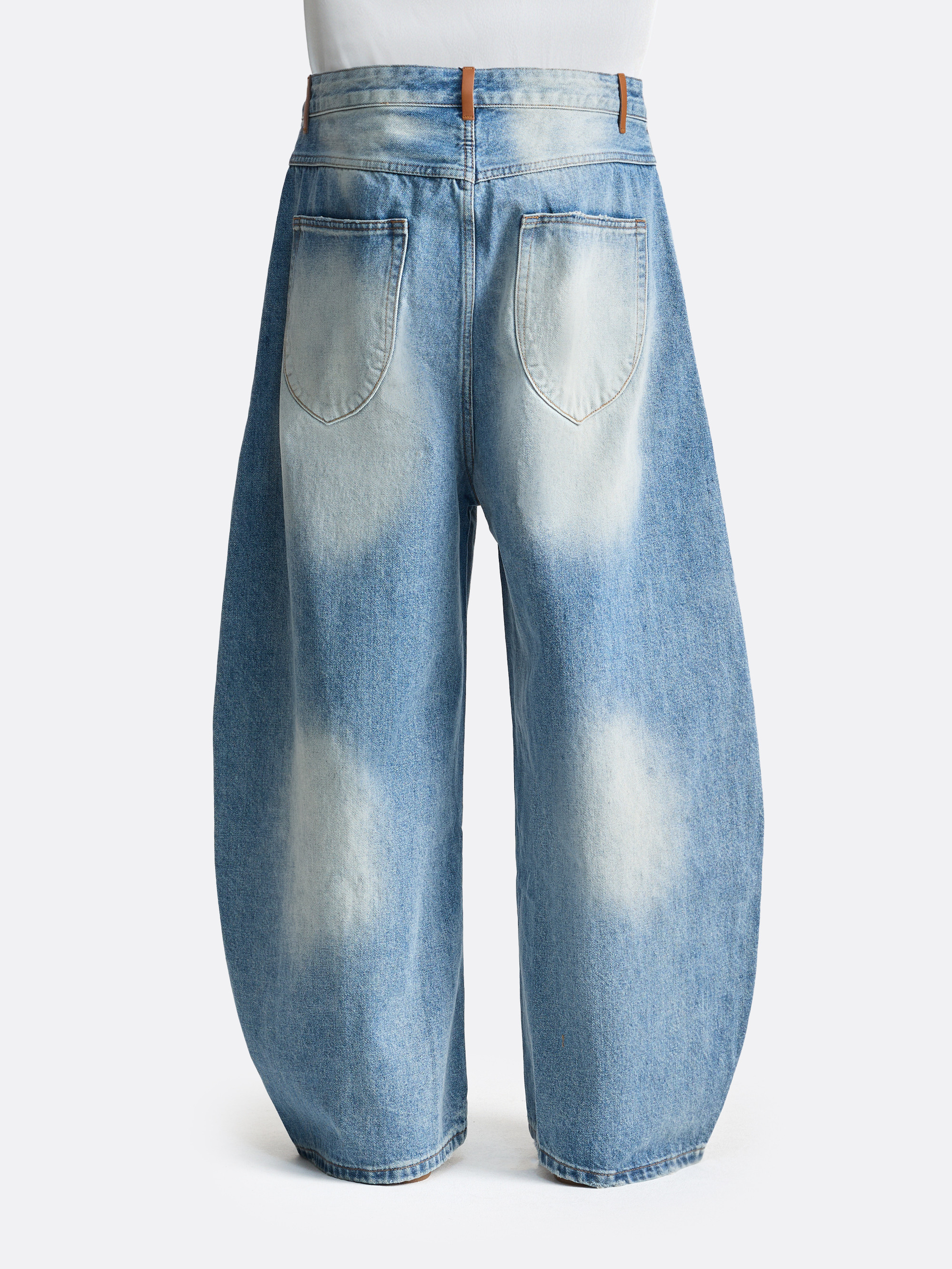 Джинсы с потертостями