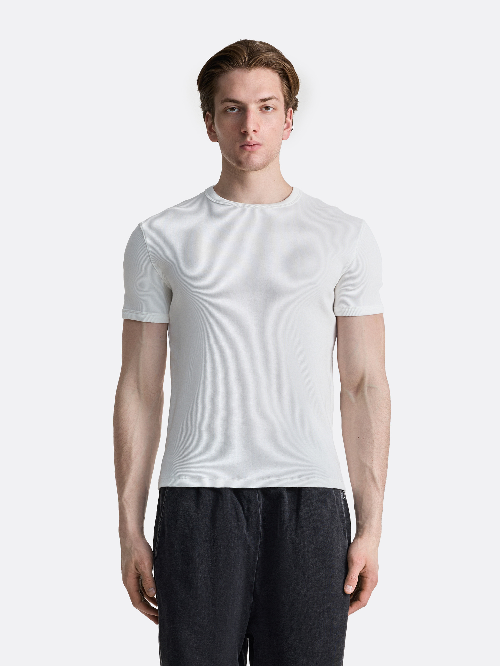 Футболка облегающего кроя