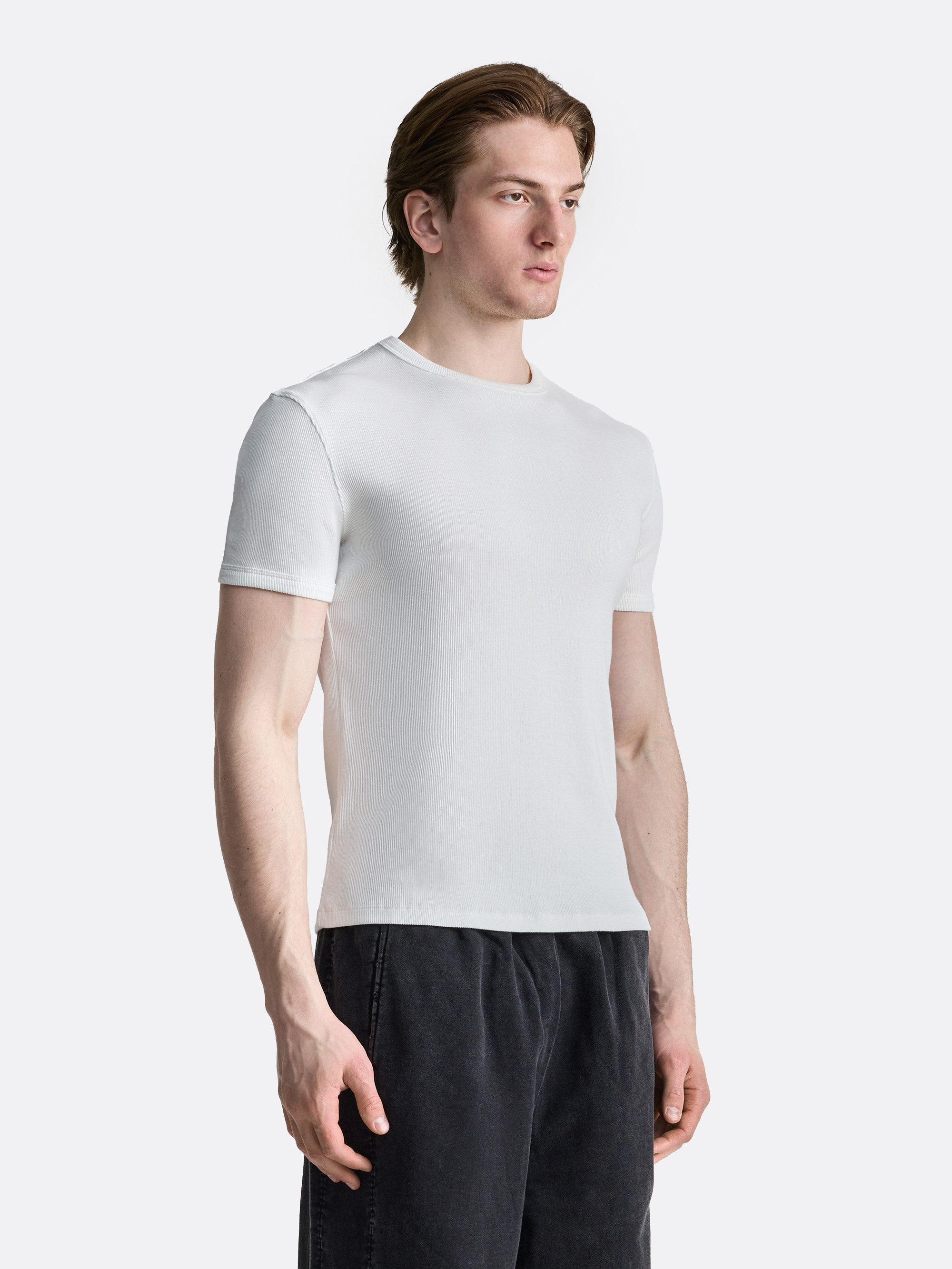 Футболка облегающего кроя