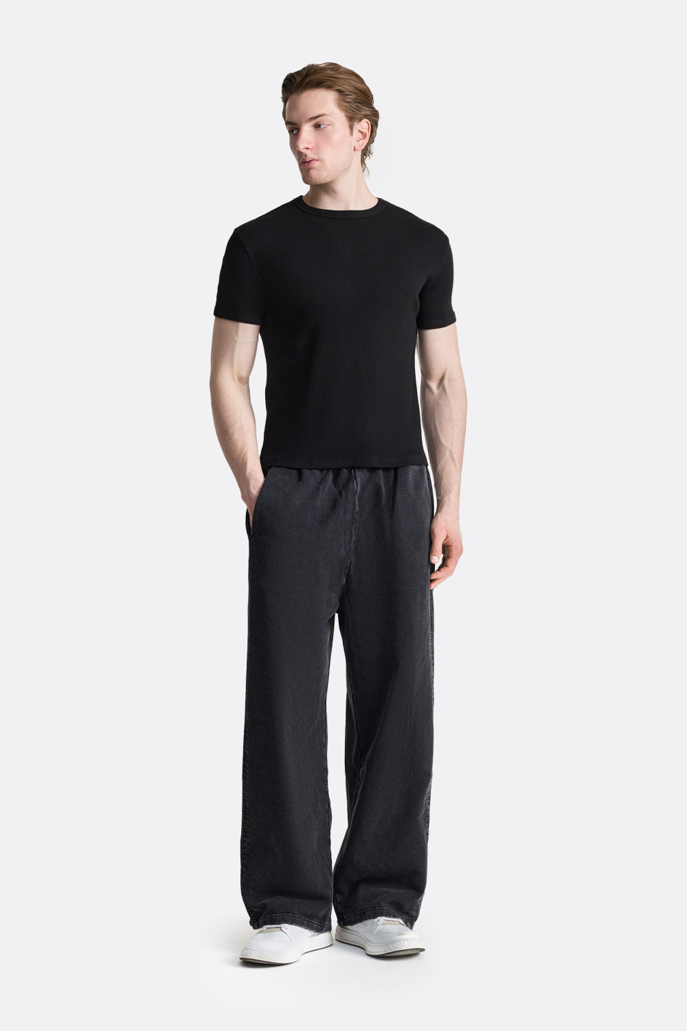 Футболка облегающего кроя