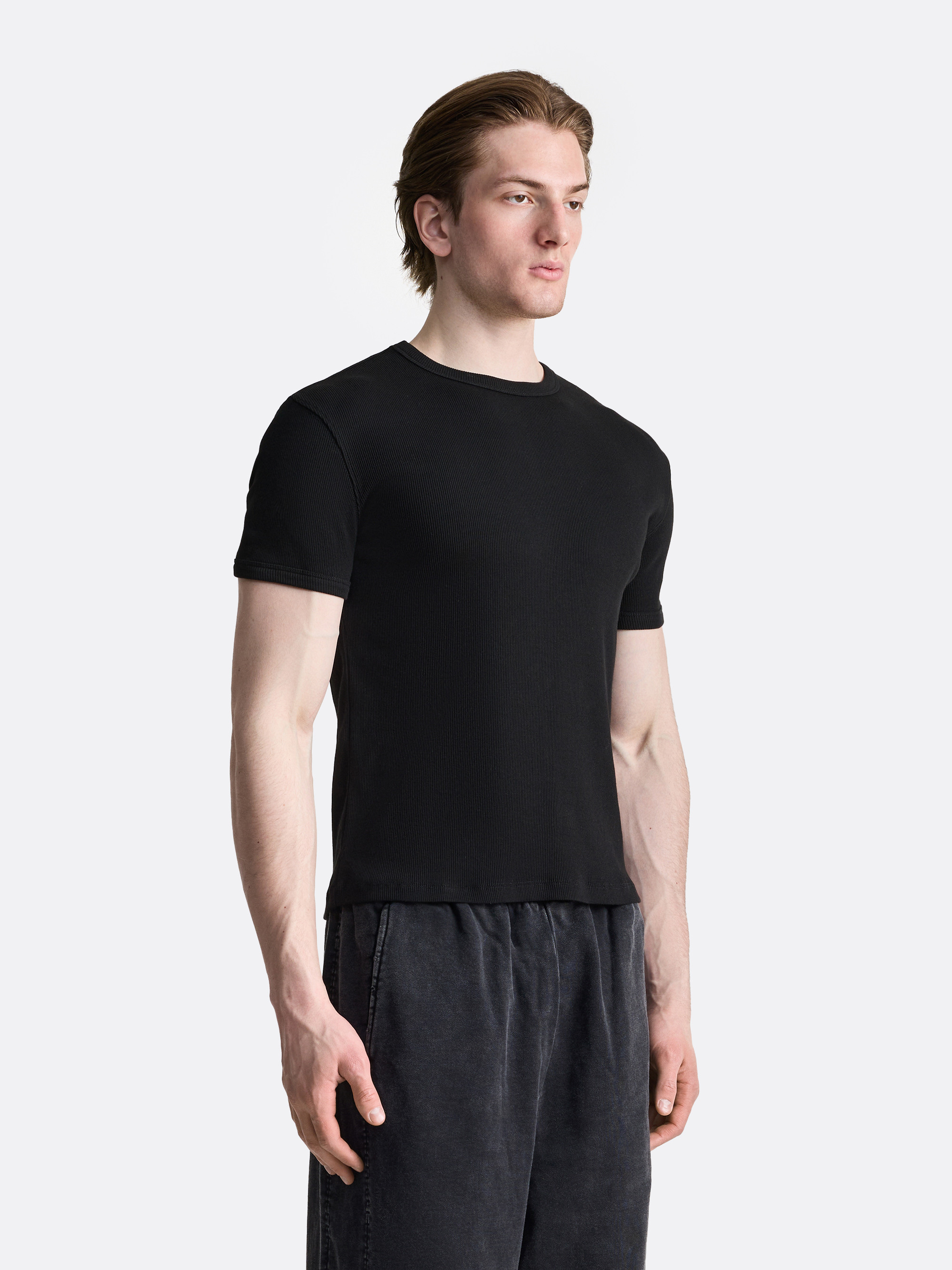 Футболка облегающего кроя