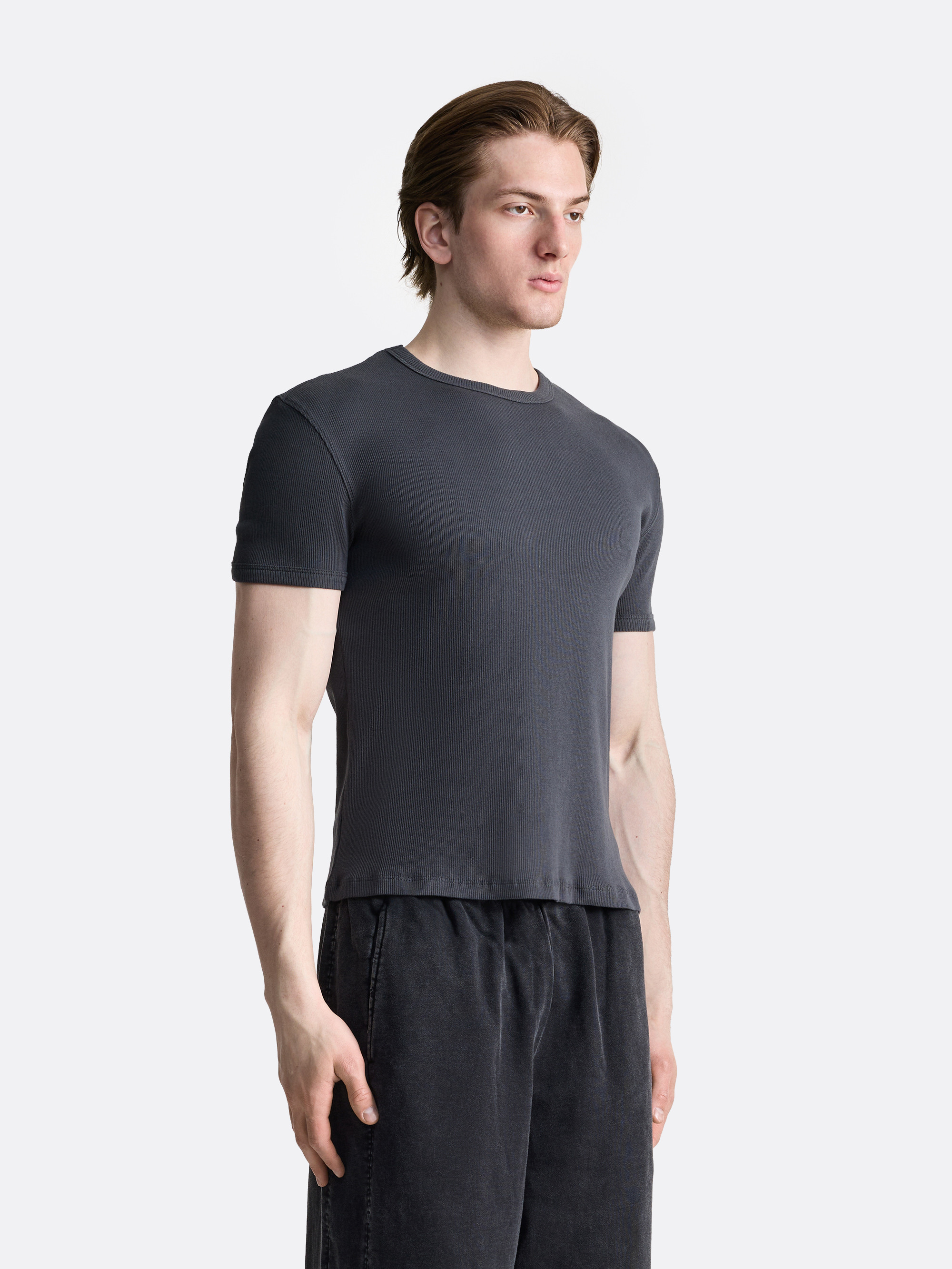 Футболка облегающего кроя