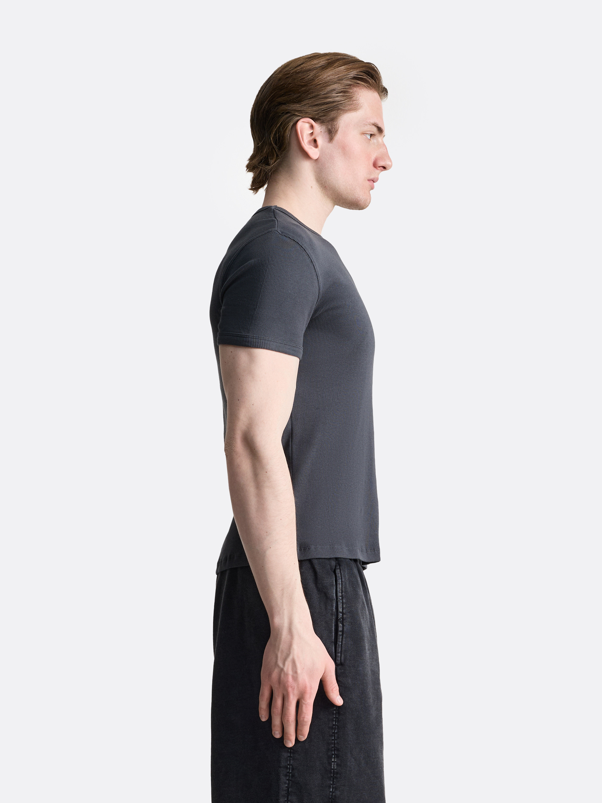 Футболка облегающего кроя