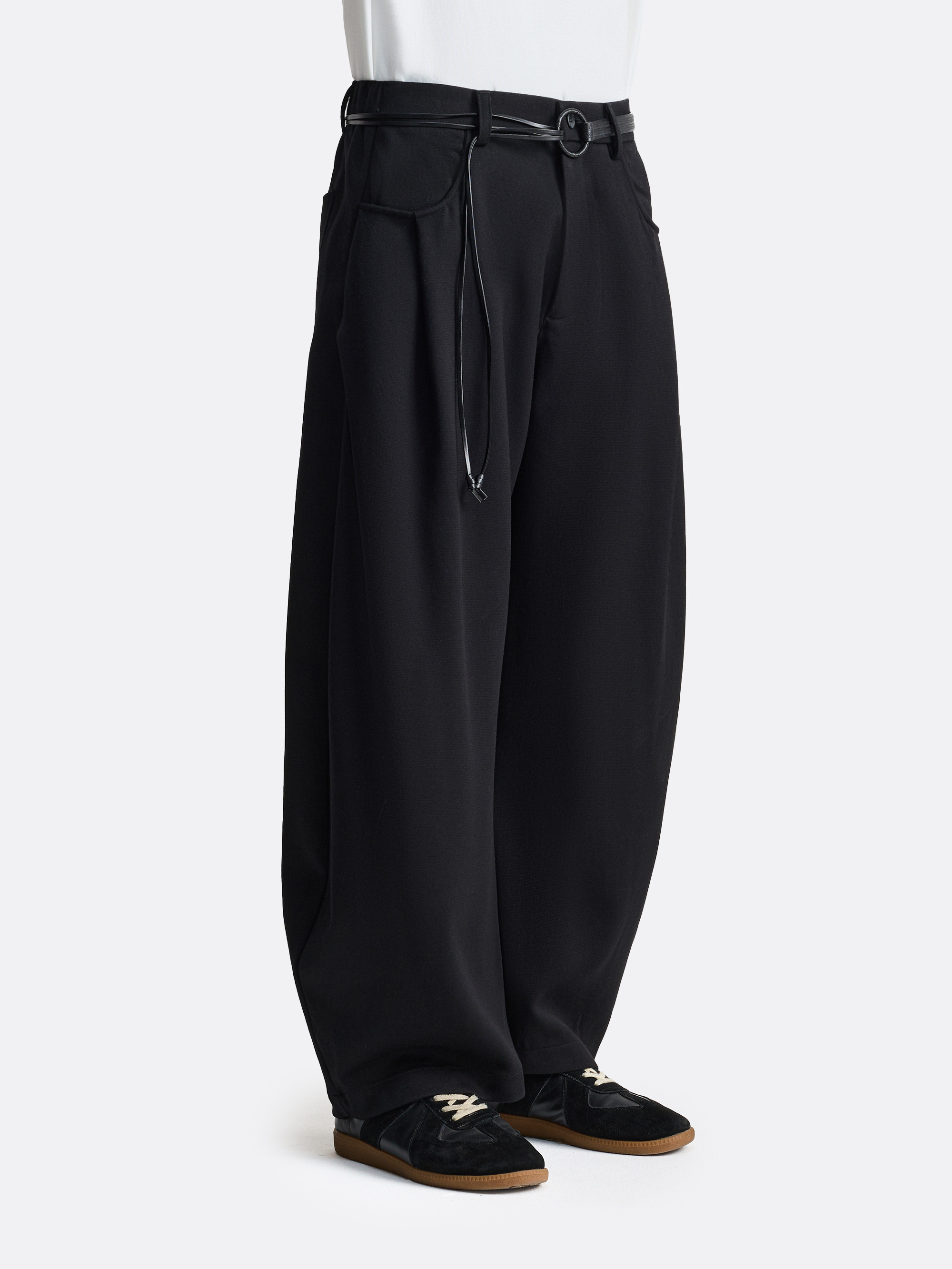 Брюки с декоративным поясом