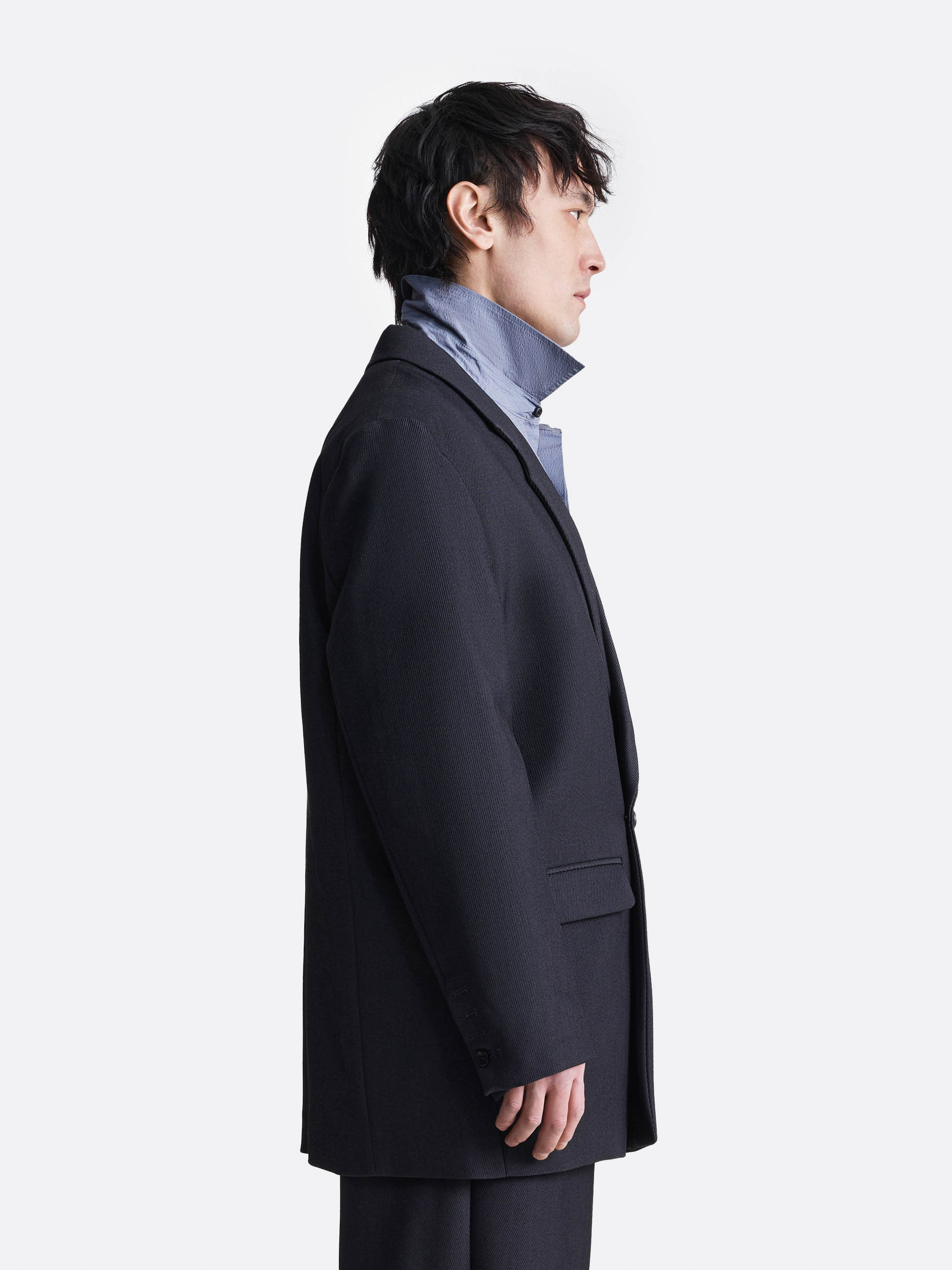 Двубортный пиджак прямого кроя