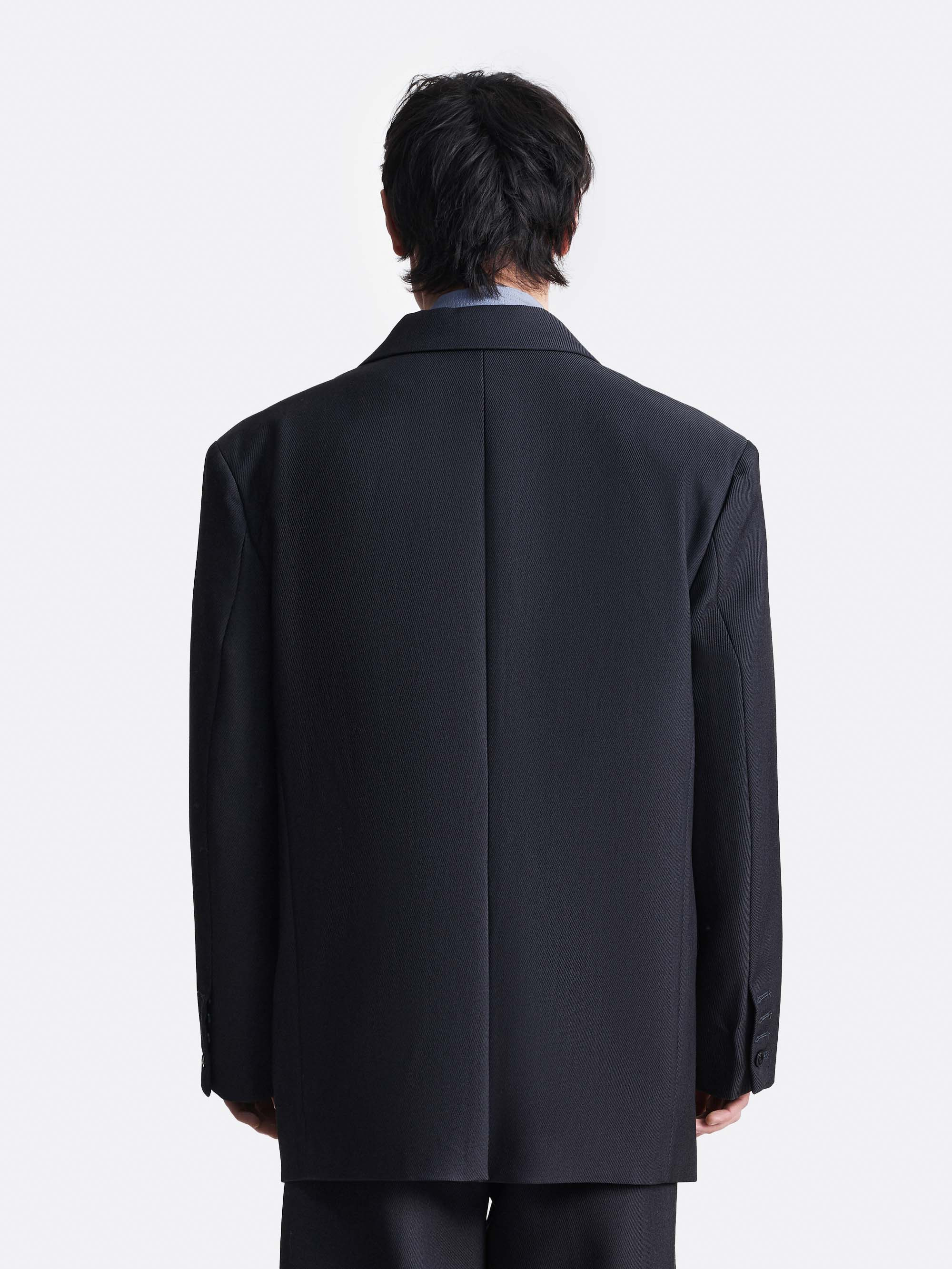 Двубортный пиджак прямого кроя