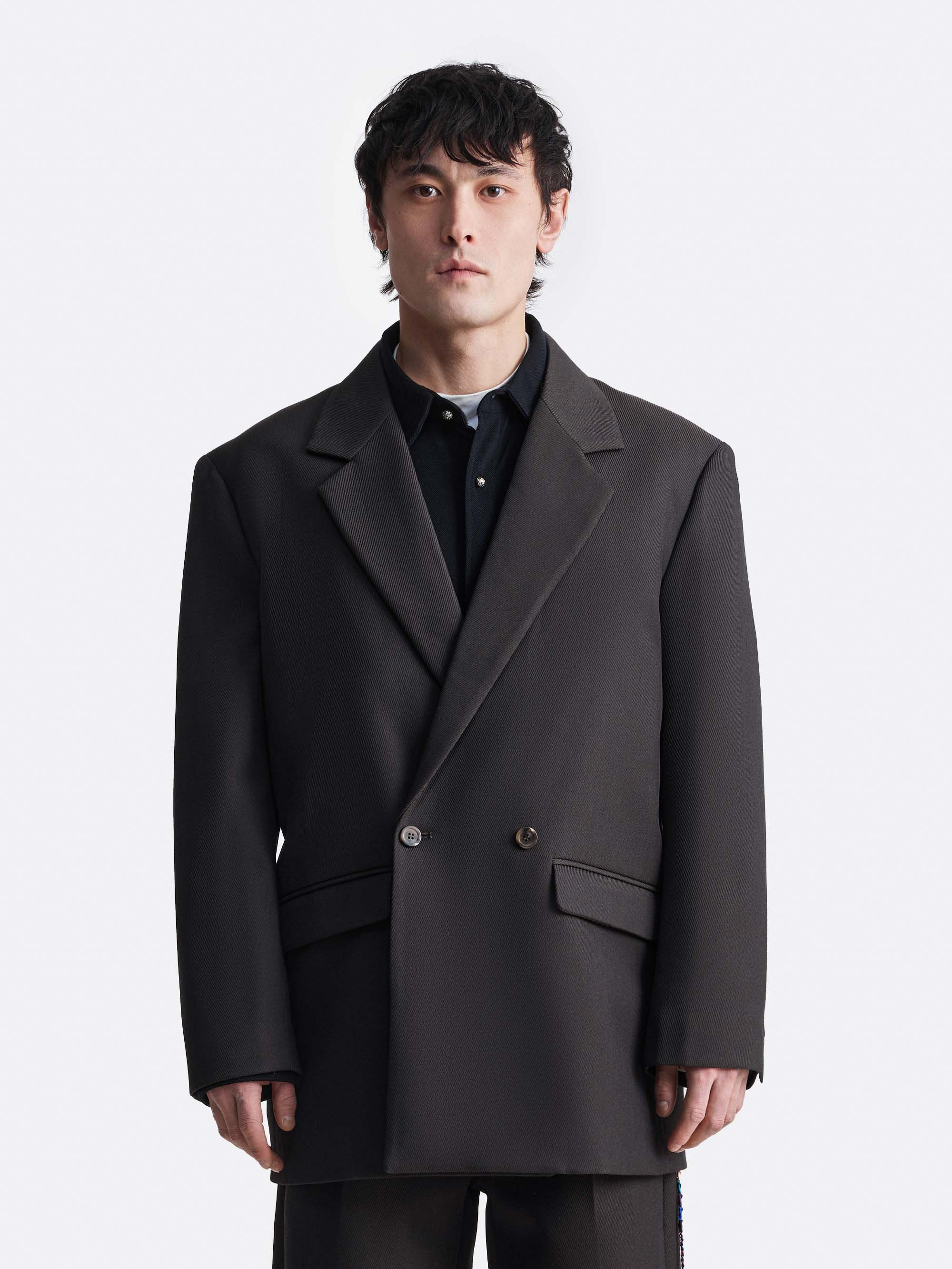 Двубортный пиджак прямого кроя