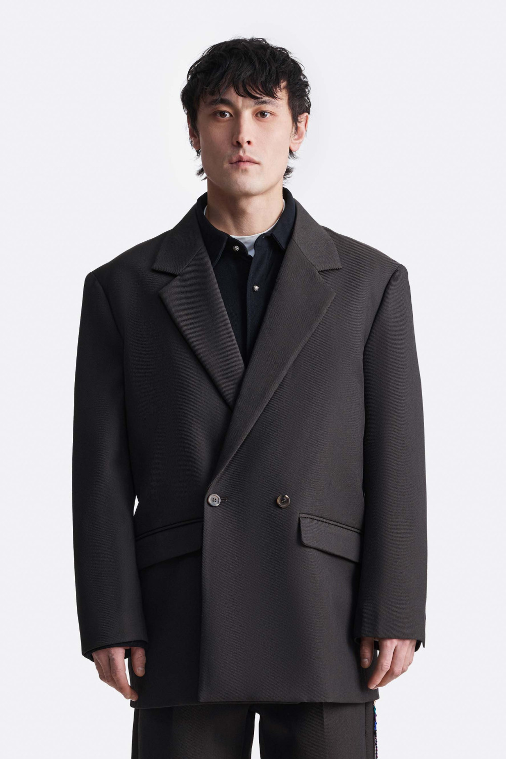 Двубортный пиджак прямого кроя