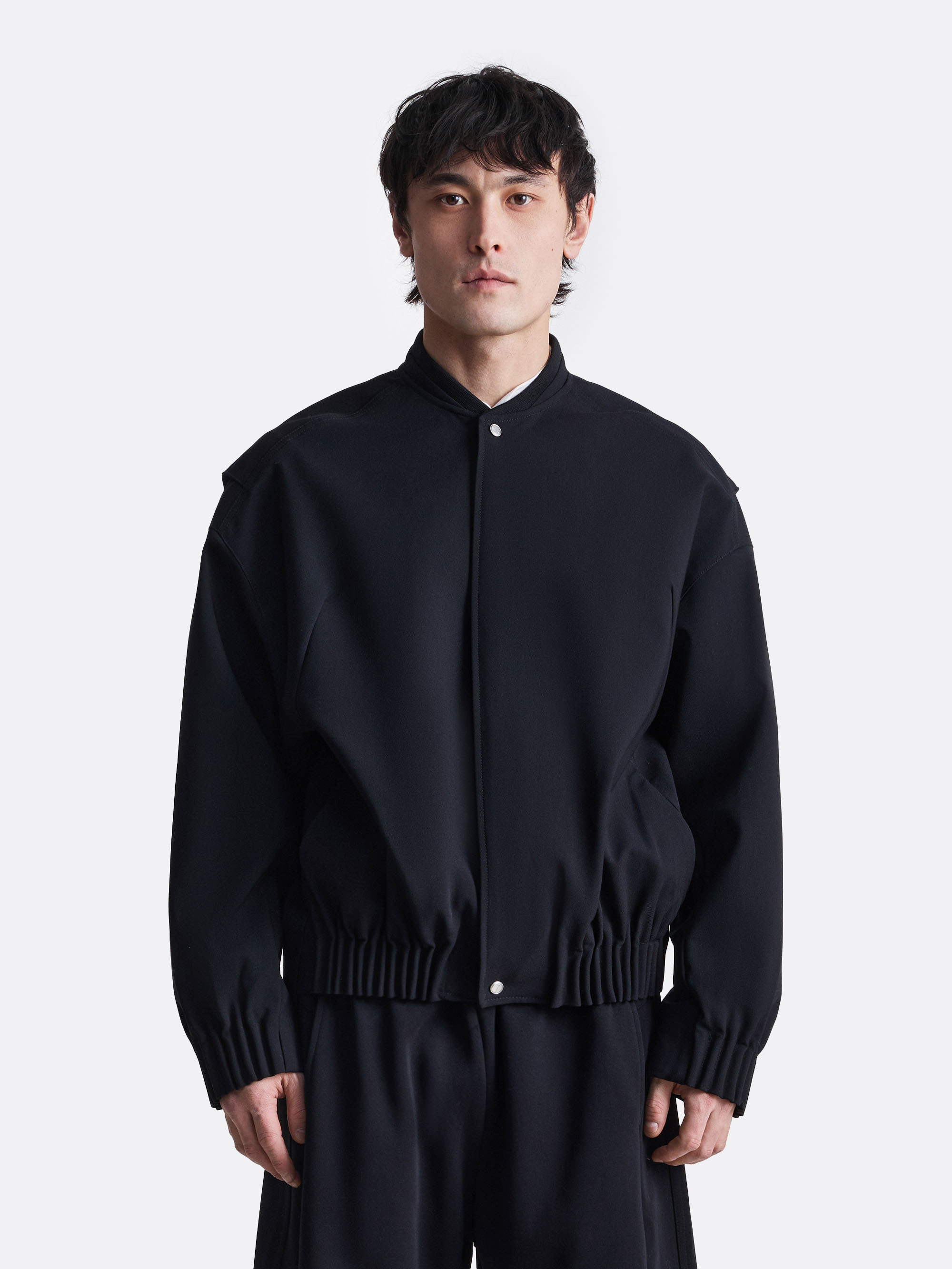 Бомбер с эластичным поясом