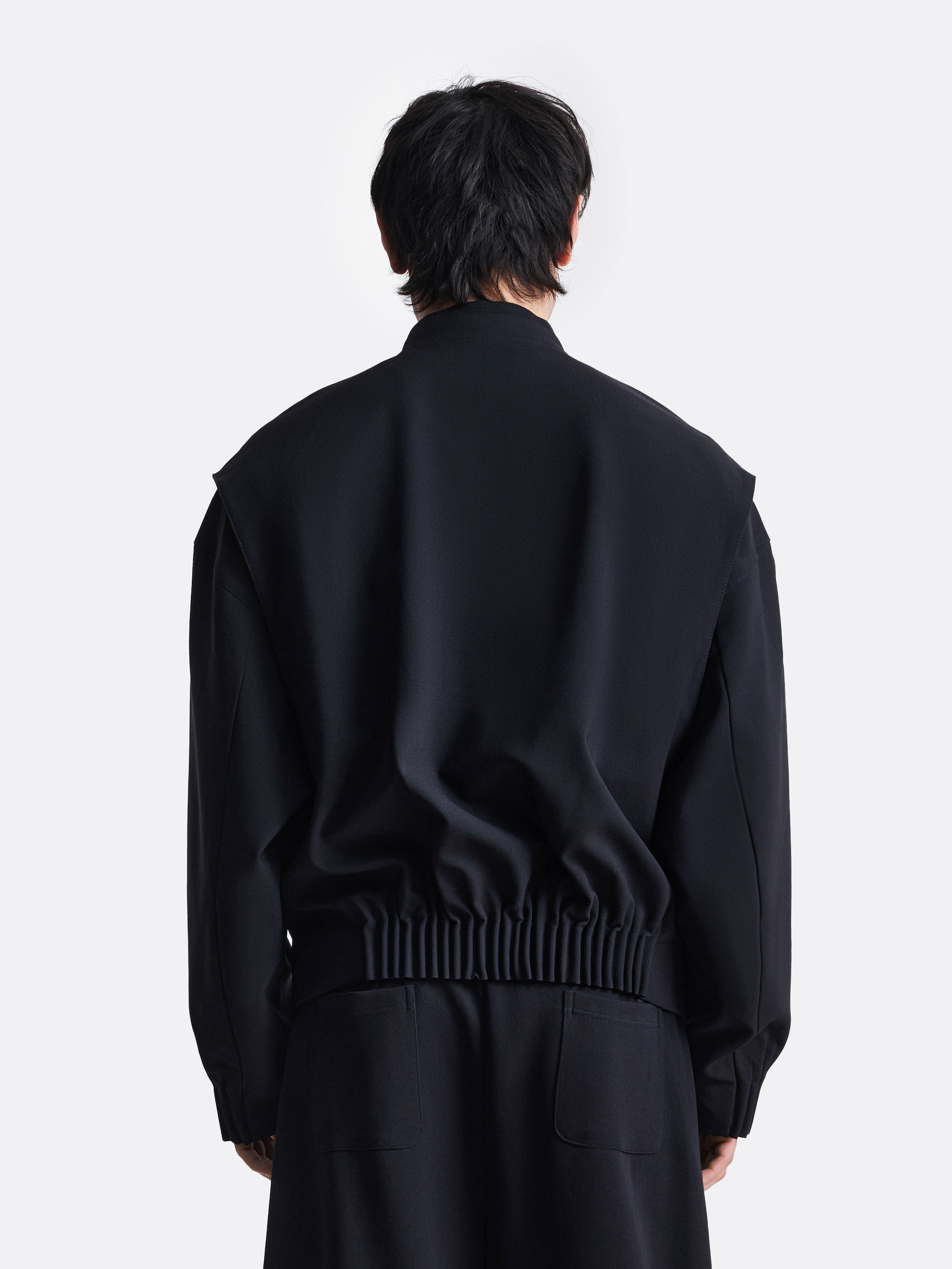 Бомбер с эластичным поясом