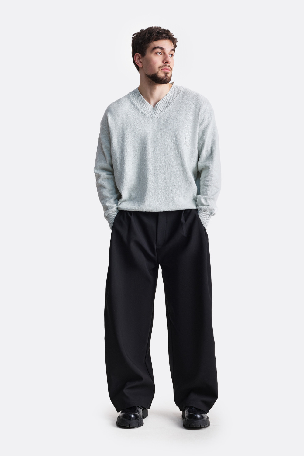 ​Свитер с V-образным вырезом