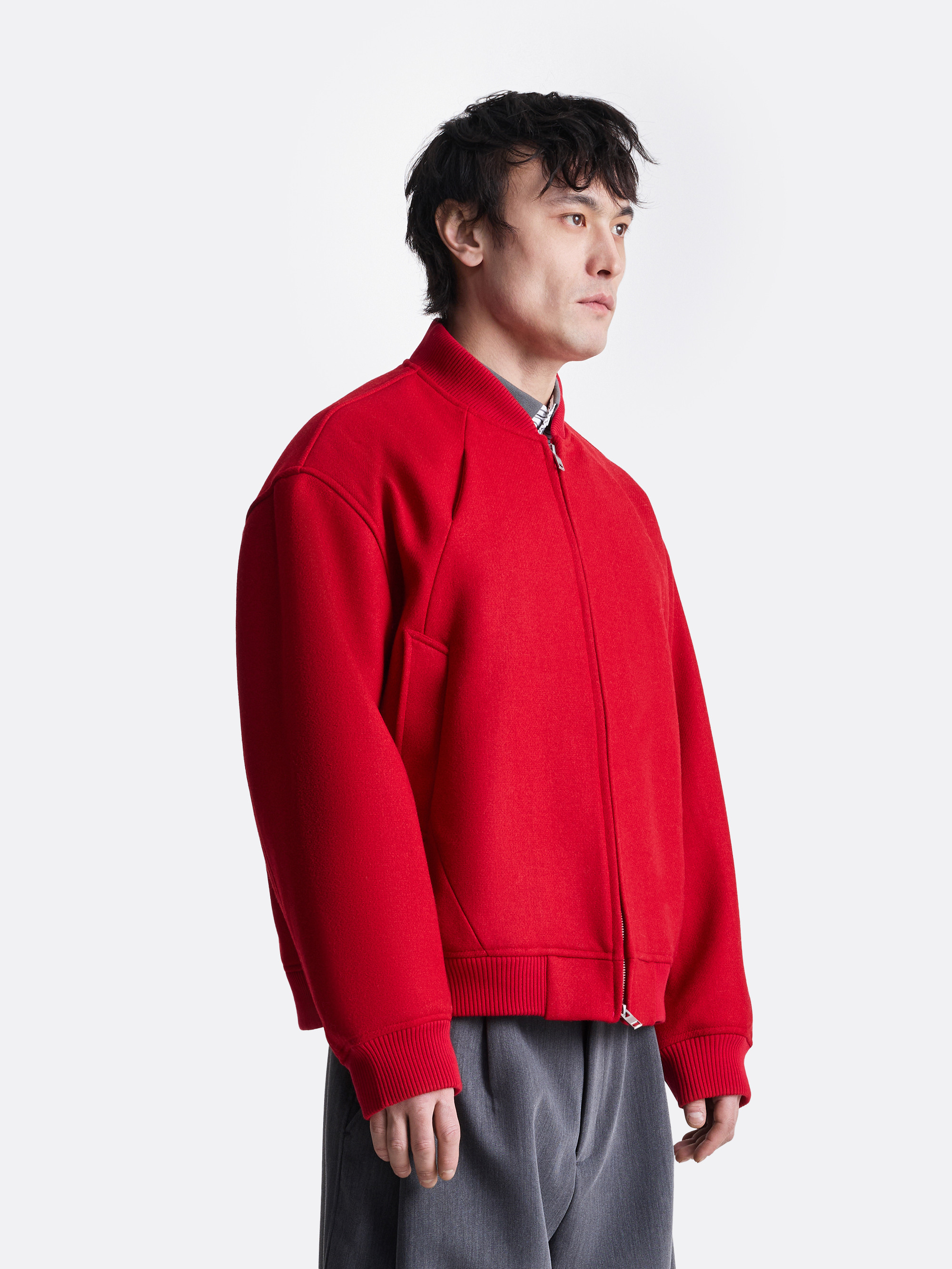 ​Утепленный бомбер