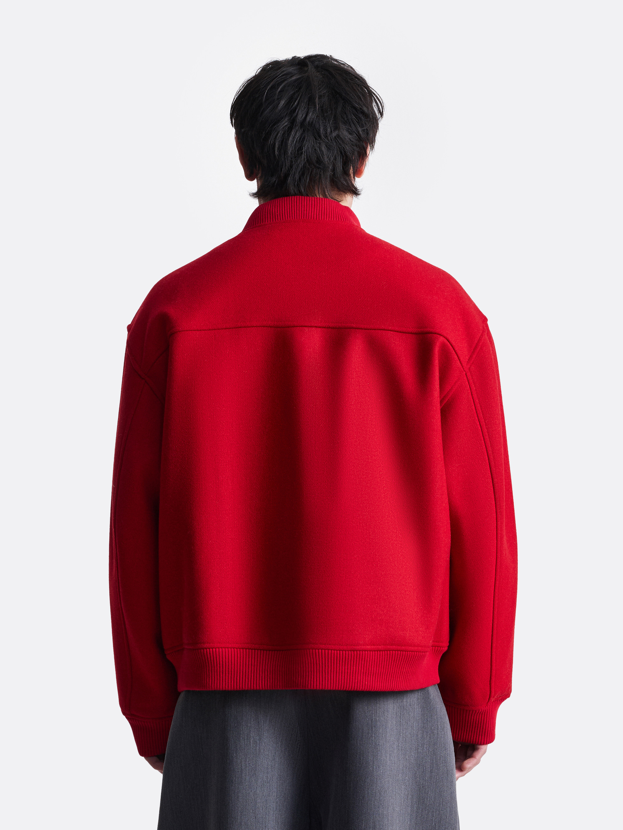 ​Утепленный бомбер