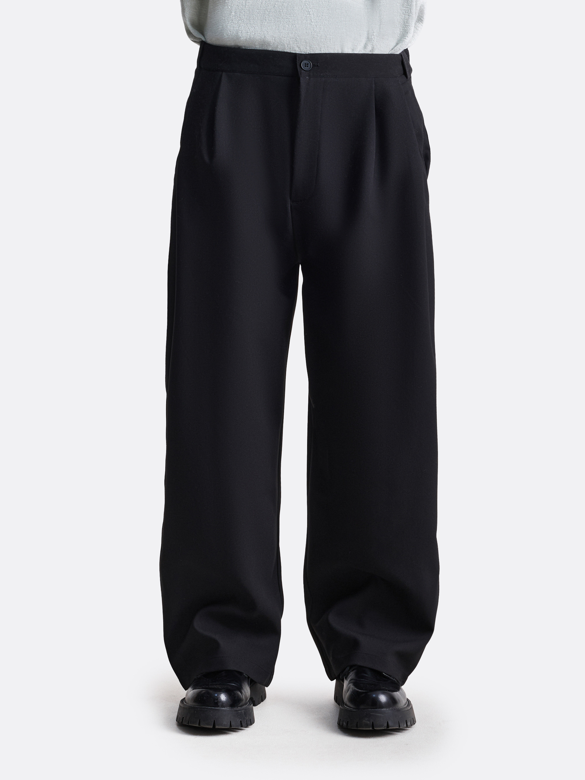 ​Брюки свободного силуэта