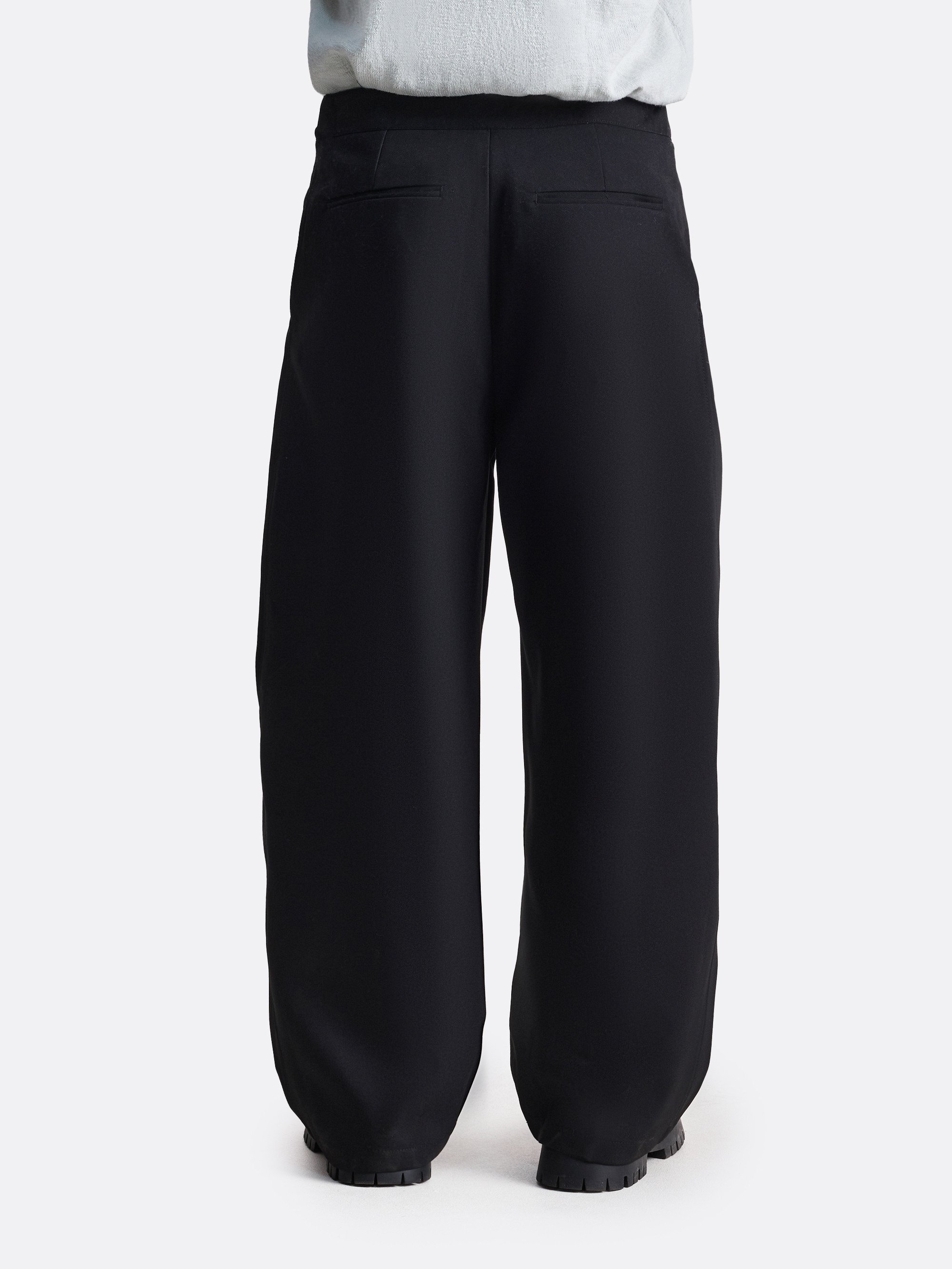 ​Брюки свободного силуэта