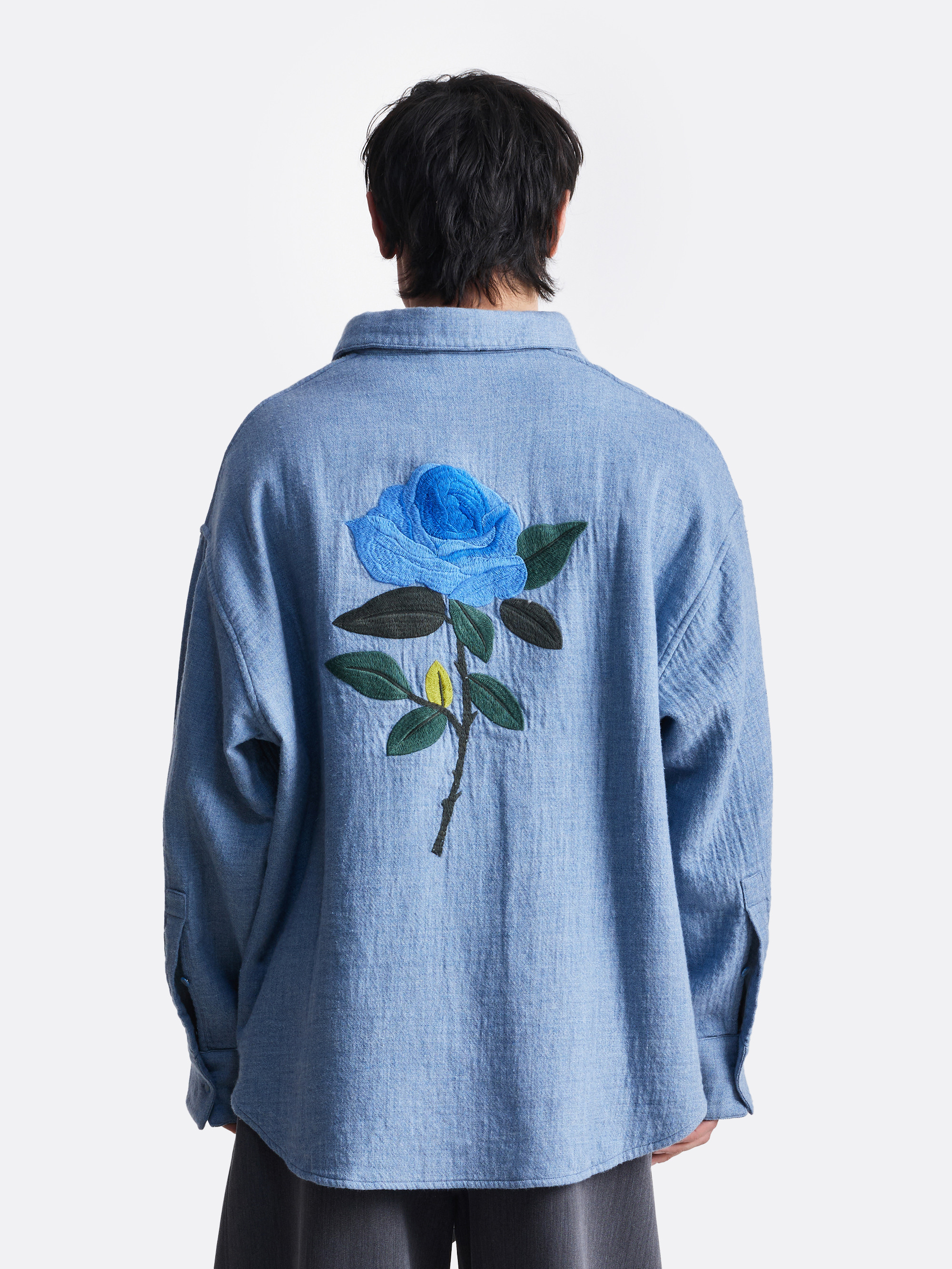 ​Рубашка с вышивкой спине