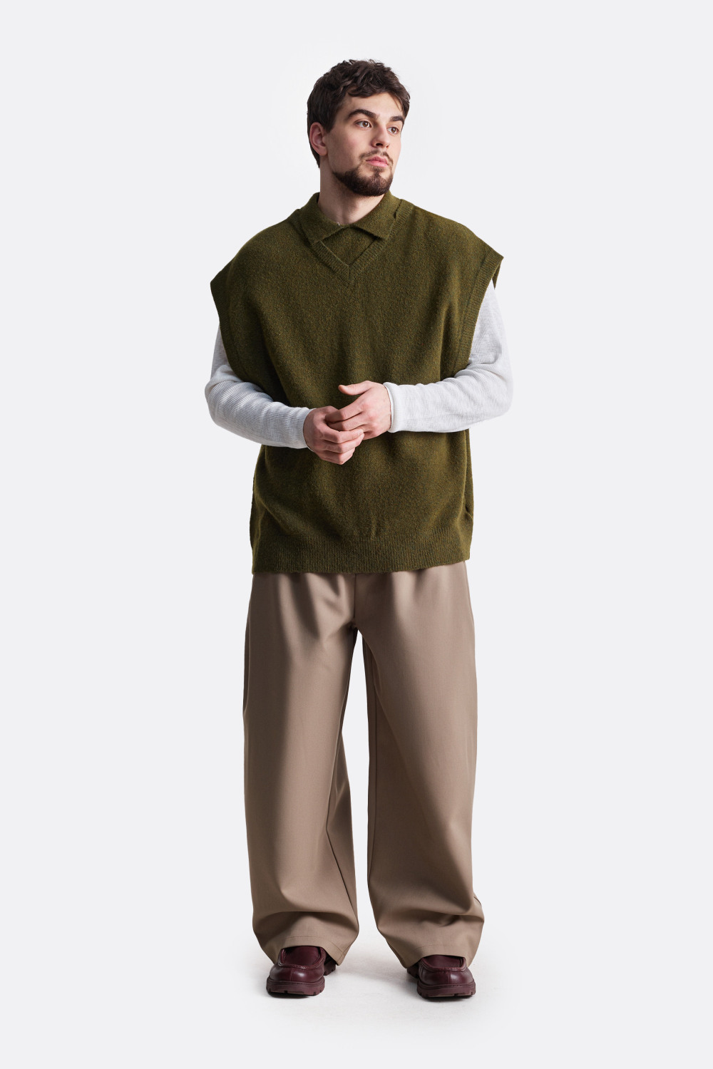 ​Жилет с воротником