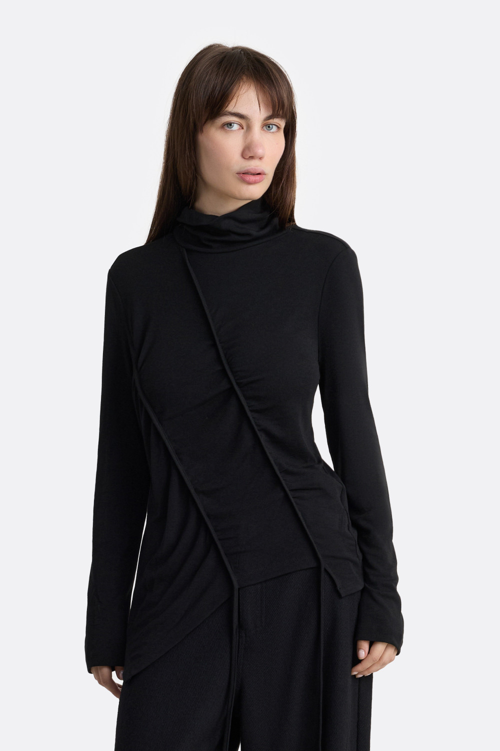 ​Лонгслив CUT LINE