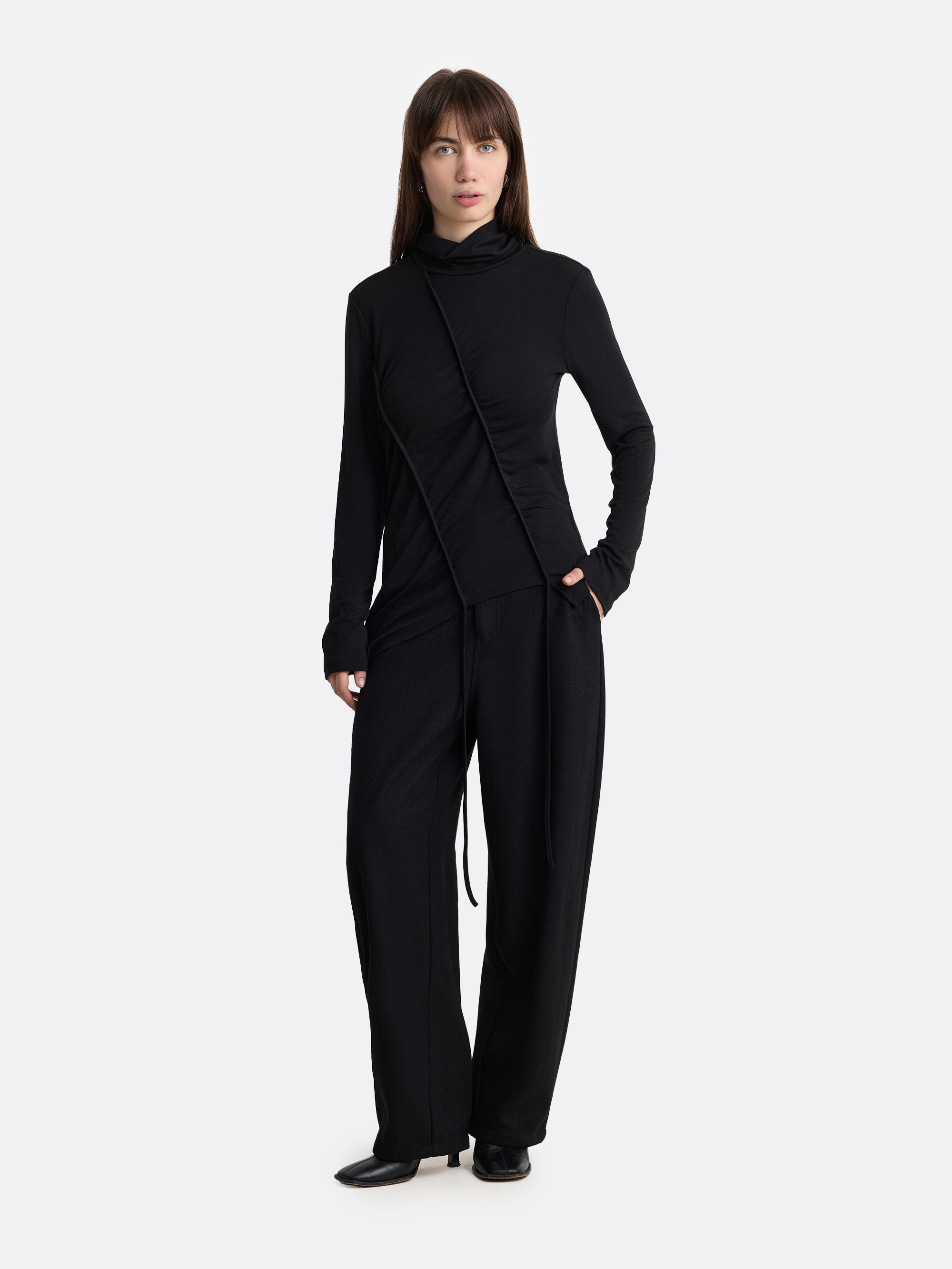 ​Лонгслив CUT LINE