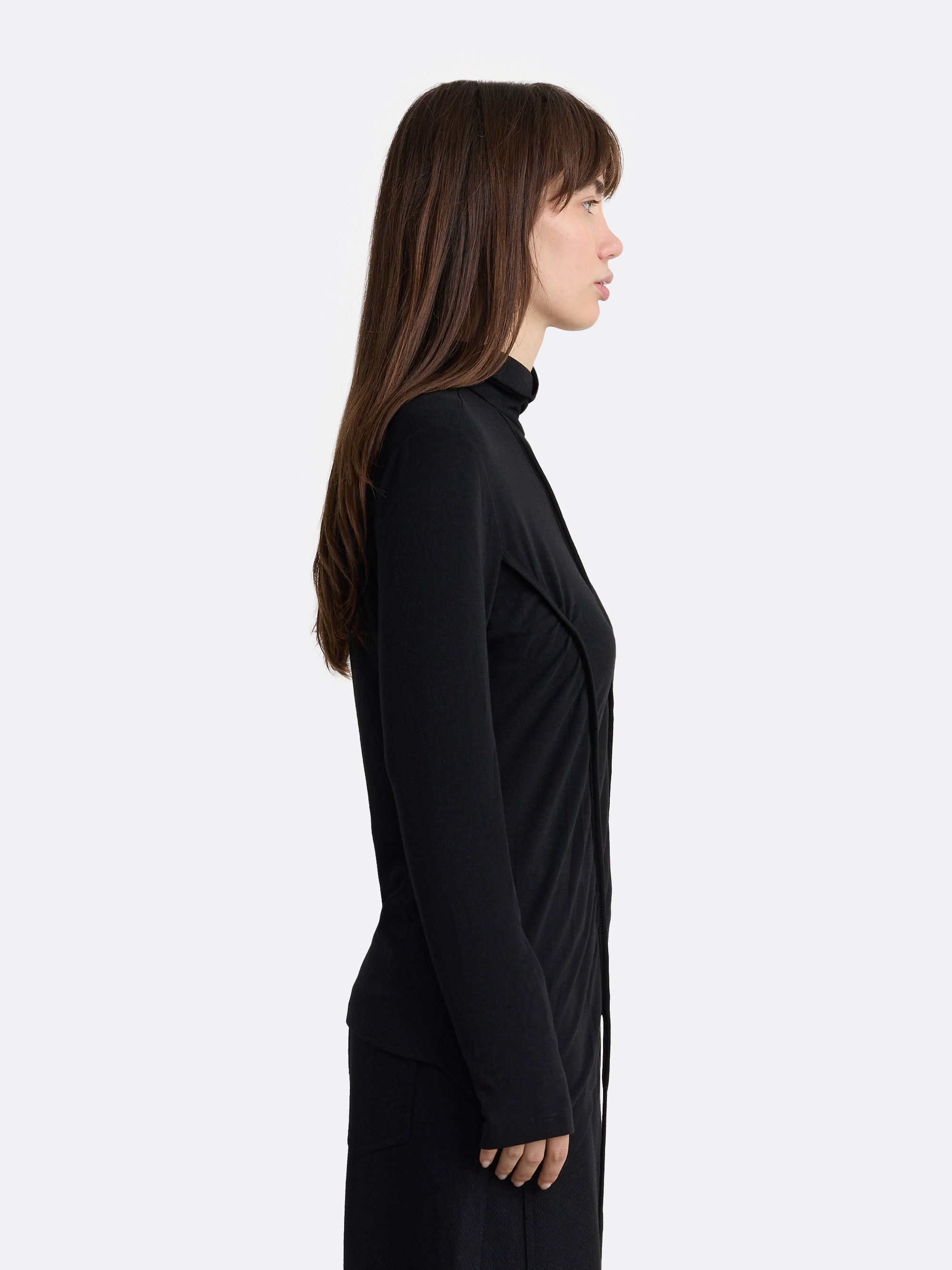 ​Лонгслив CUT LINE